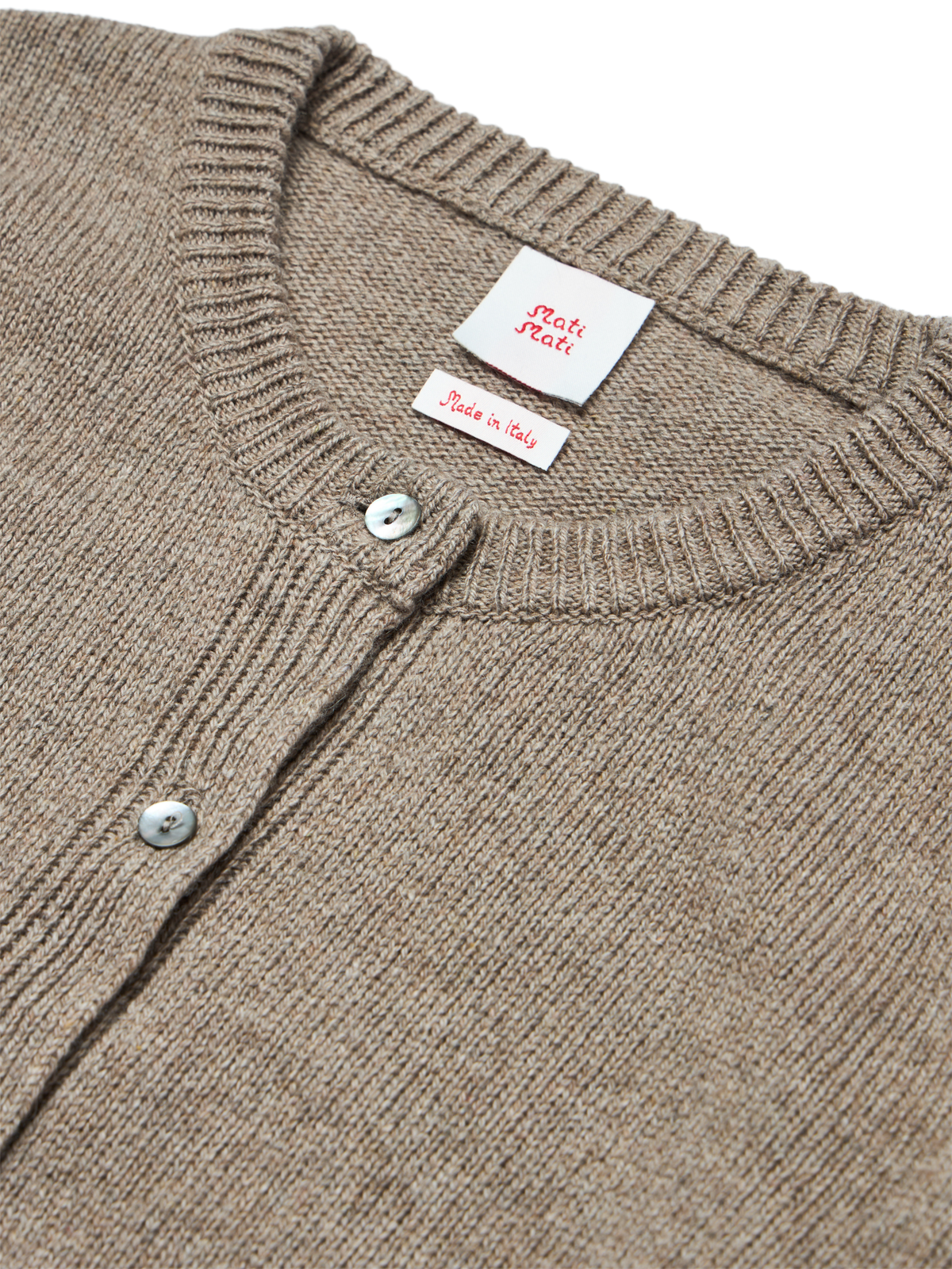 CARDIGAN_BROWN_DETAIL.png