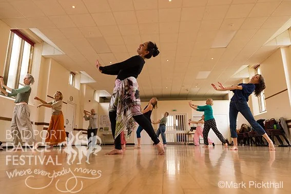 Vrushali Harihar during Indian Fusion workshop St. Mary's Church - participants having fun!