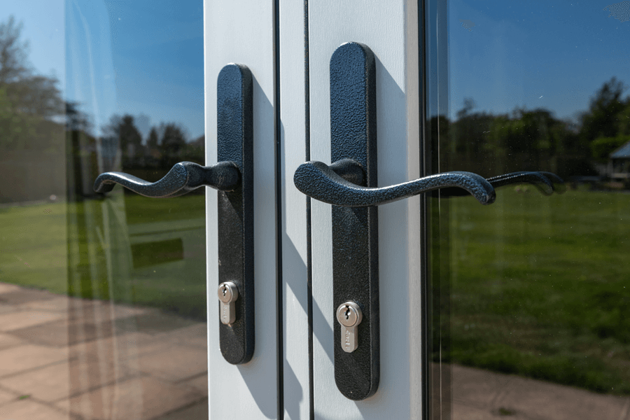 door-handle-close-up.png