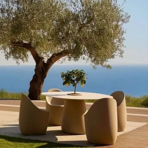 A cole&ccedil;&atilde;o Cobble, da Qeeboo, une mesa e cadeira em um dueto que n&atilde;o precisa de esfor&ccedil;o para marcar presen&ccedil;a.
Dentro ou fora de casa, ela entra em cena com equil&iacute;brio e uma certa ousadia sutil.

Nos consulte p