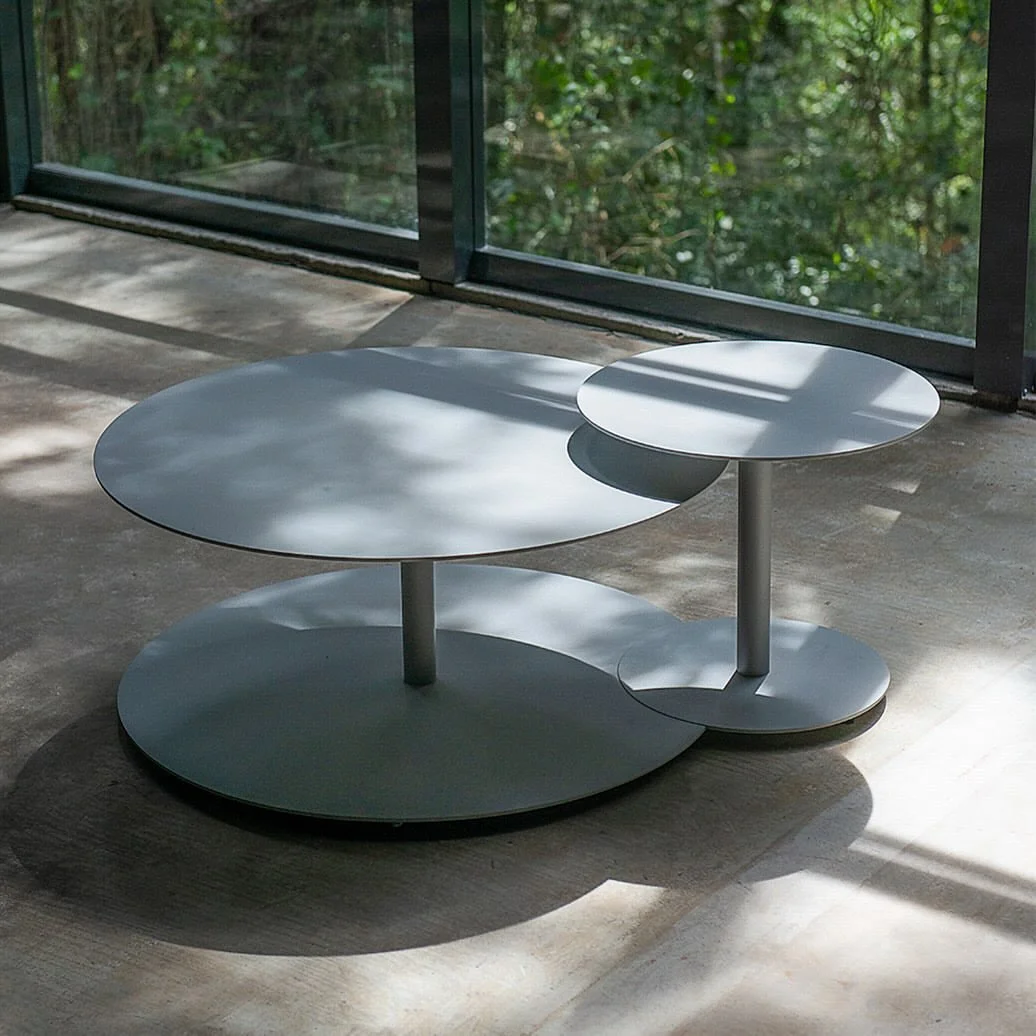 Juntas ou separadas, as mesas Londres oferecem uma solu&ccedil;&atilde;o modular e cheia de estilo para ambientes indoor e outdoor.
-
COLE&Ccedil;&Atilde;O LONDRES por Studio Lovato
Entre em contato e descubra onde adquirir.

 #OutdoorFurniture#chais