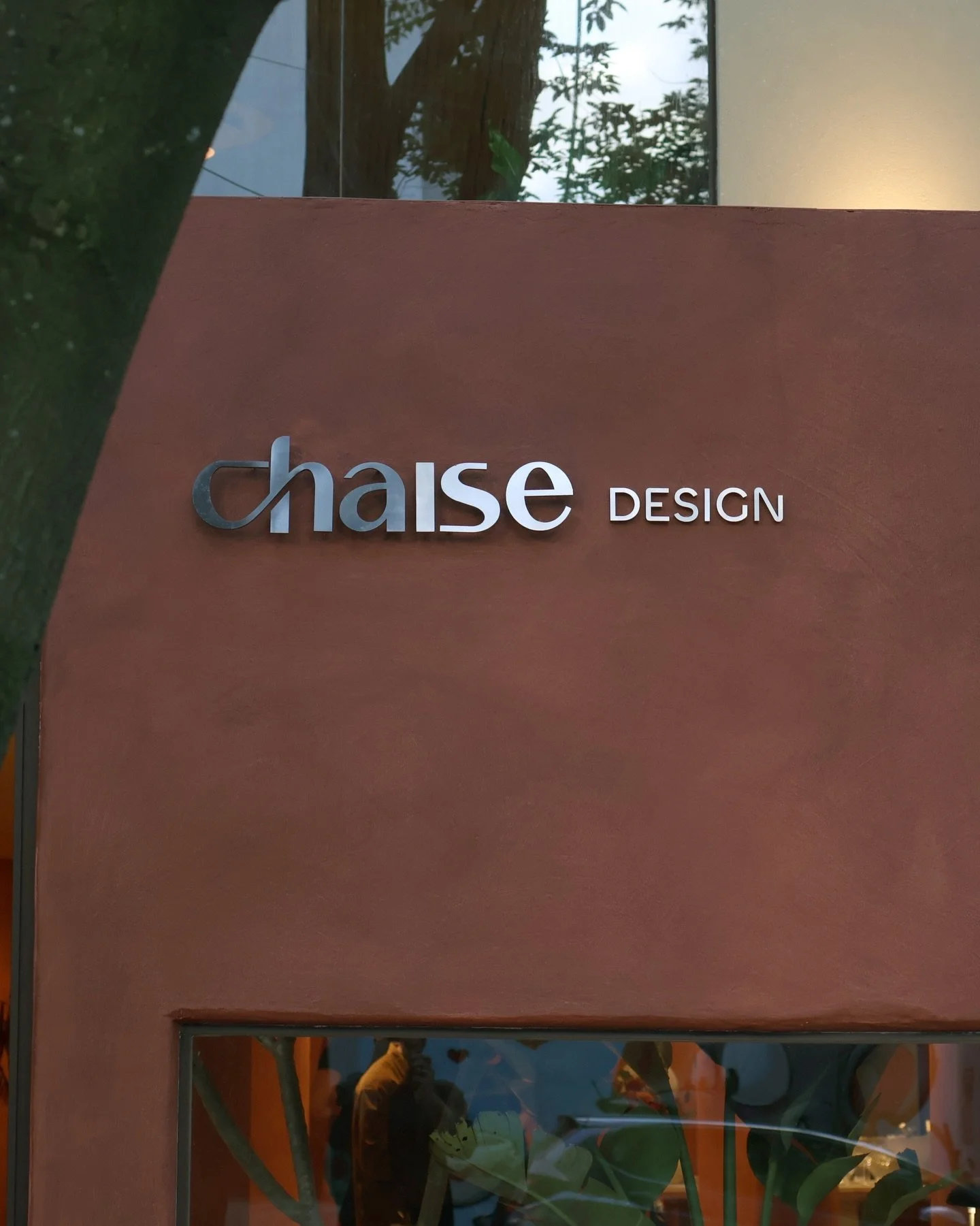No dia 25/11 abrimos as portas da nossa nova loja e vivemos uma noite que traduziu tudo o que a Chaise acredita: espa&ccedil;os que acolhem, inspiram e celebram o design.

Cada conversa, cada olhar e cada detalhe fizeram desse momento o in&iacute;cio