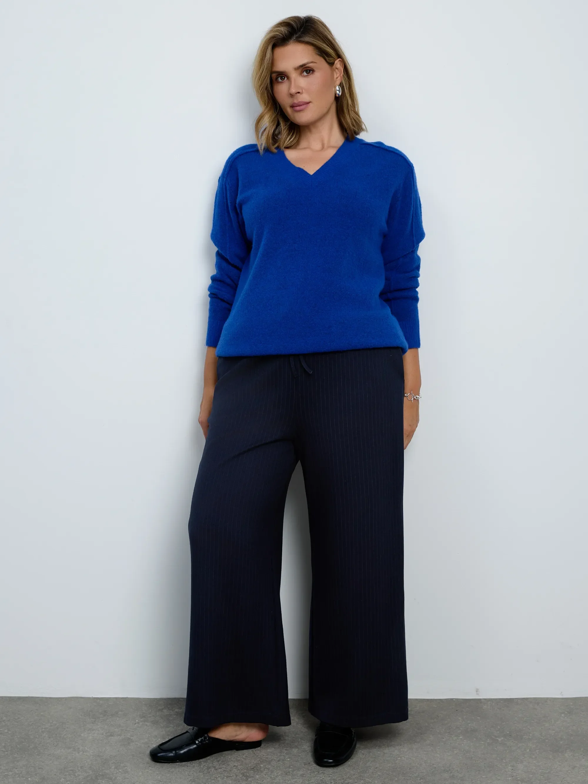 LU7706-4_02.webp