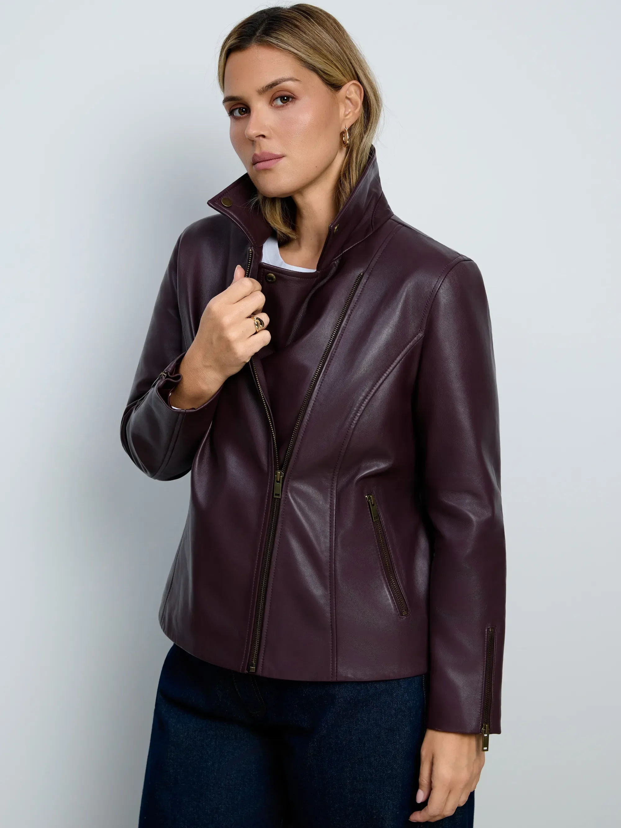 LU774748_03.webp