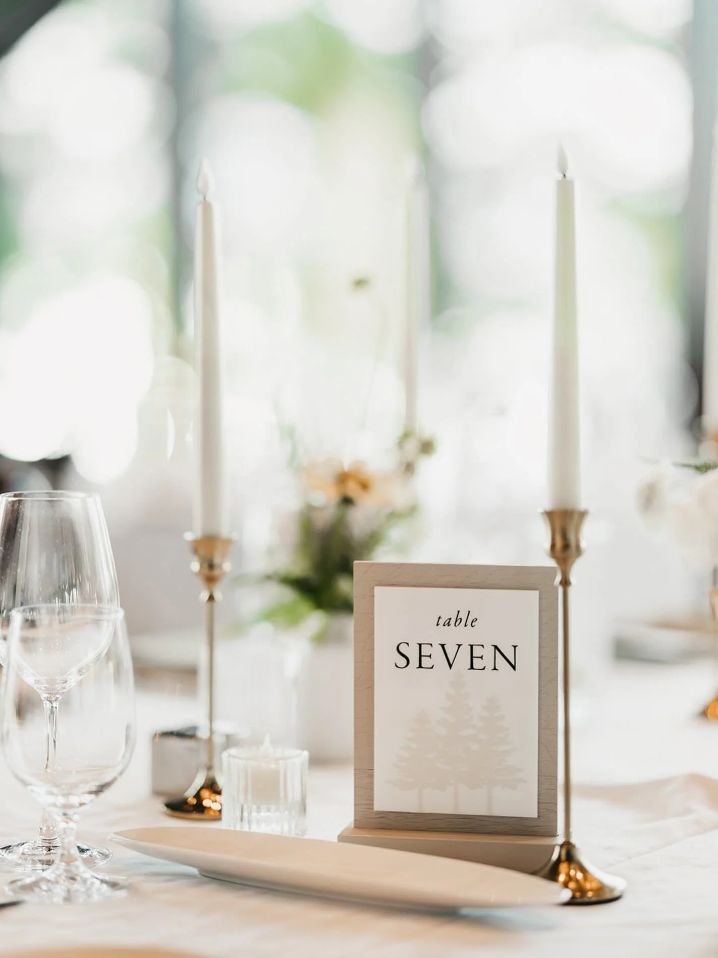 Been meaning to share this lovely detail shot from @vildphotography of @bridget.kristine and Anthony&rsquo;s wedding! Simple table numbers with tonal pine trees. Absolutely loved this design. 

Photographer: @vildphotography
Venue: @edgewoodtahoe
Wed