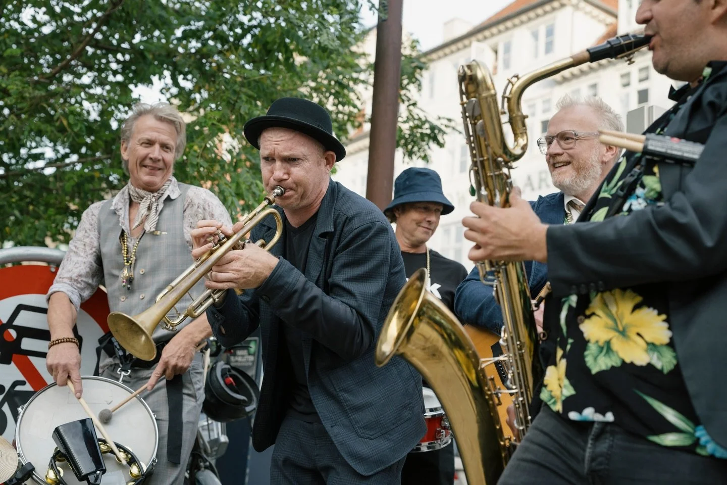 Adding a little groove to the journey! 😎🤩

Our hitchhiking live jazz band hopped on board as a surprise, transforming the transfer into a travelling jazz lounge.

What could have been a simple point-to-point transfer became an unexpected highlight 