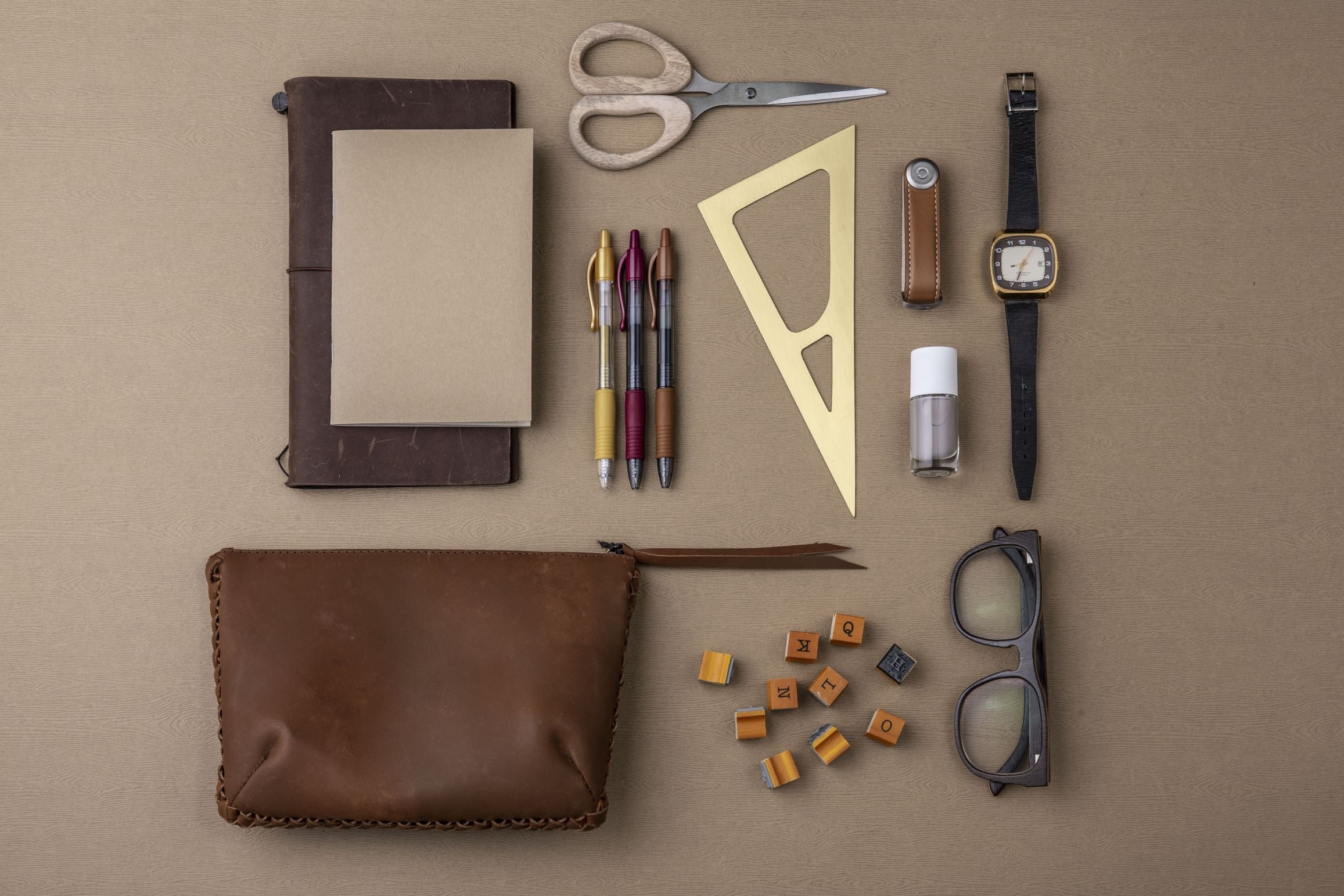 PILOT Pen Gelroller G-2 Flatlay braun
