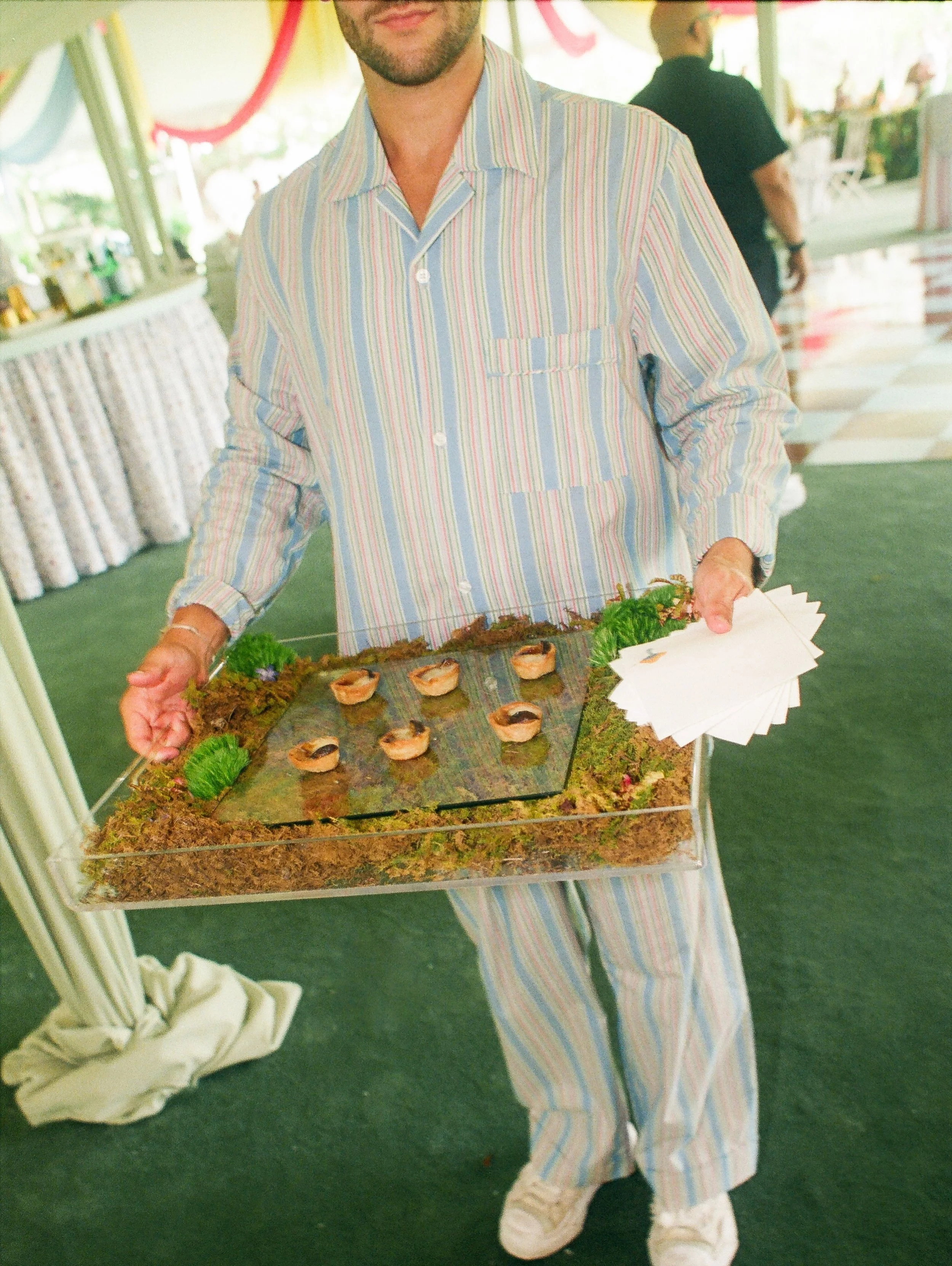 Serving looks (and hors d&rsquo;oeuvres)
