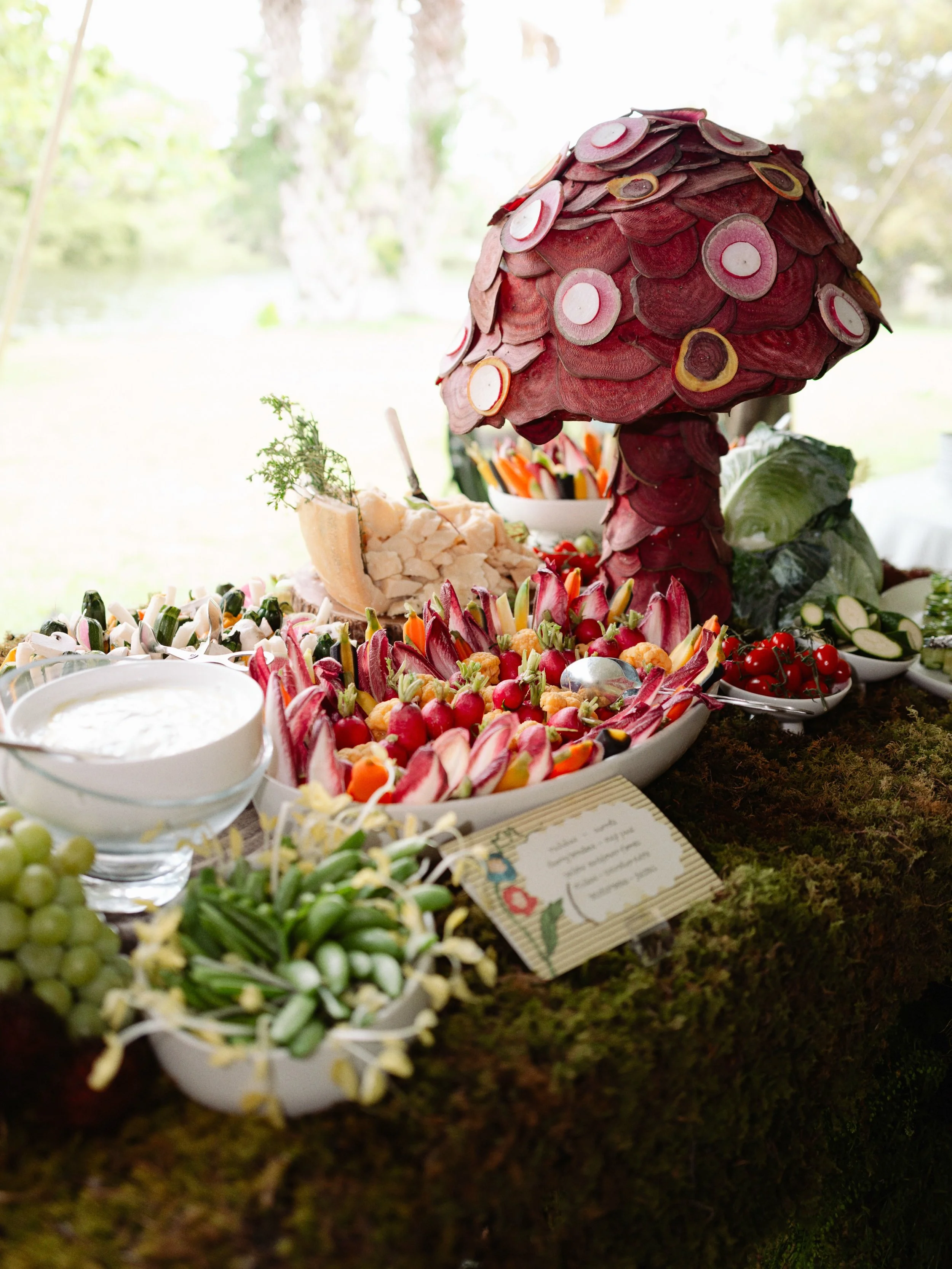 A feast for eyes at Victorland 🍄🍎🫛 by the talented @thierryisambert &amp; @neroliblume