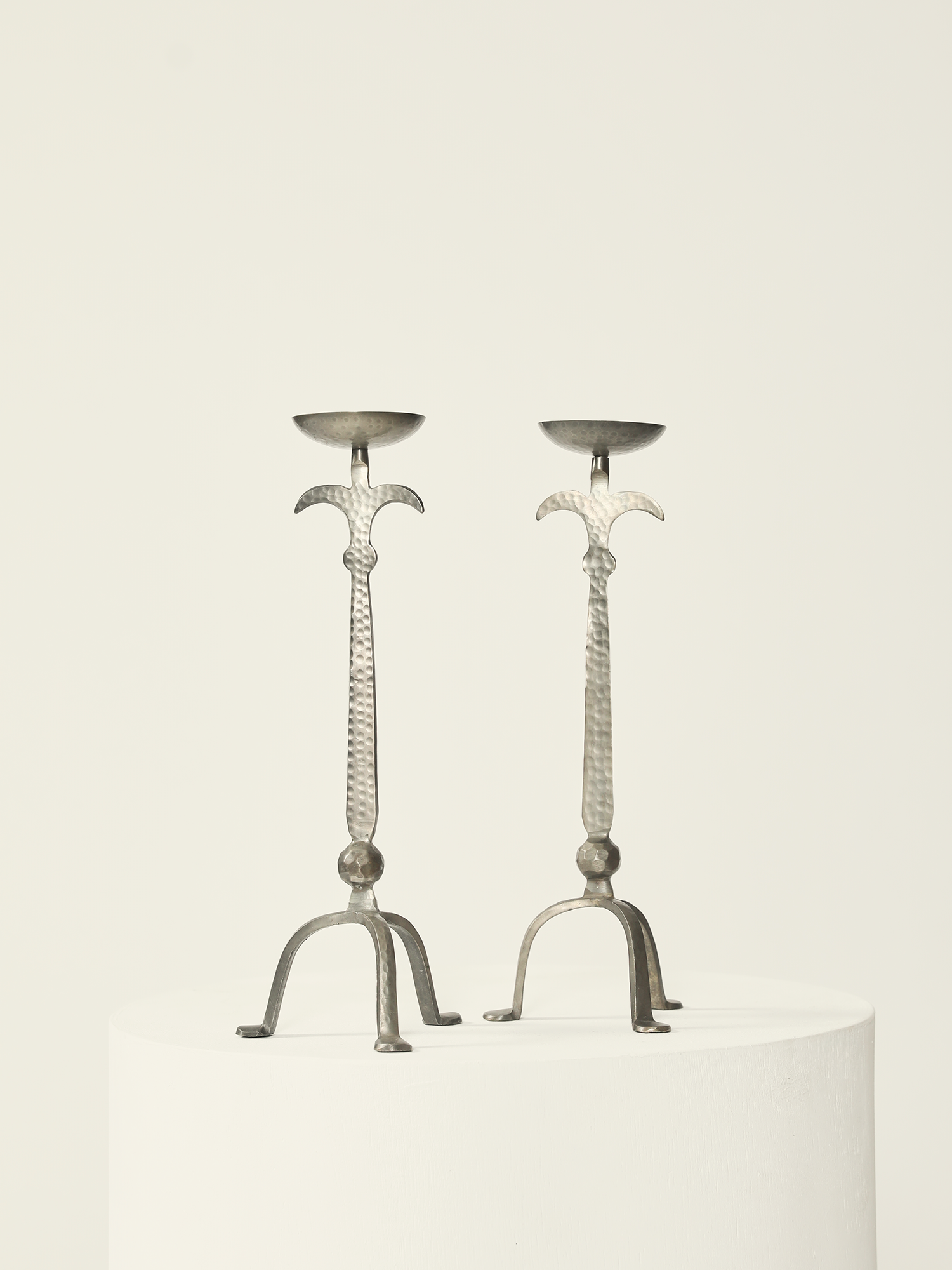 SM109 Metal Candlesticks
