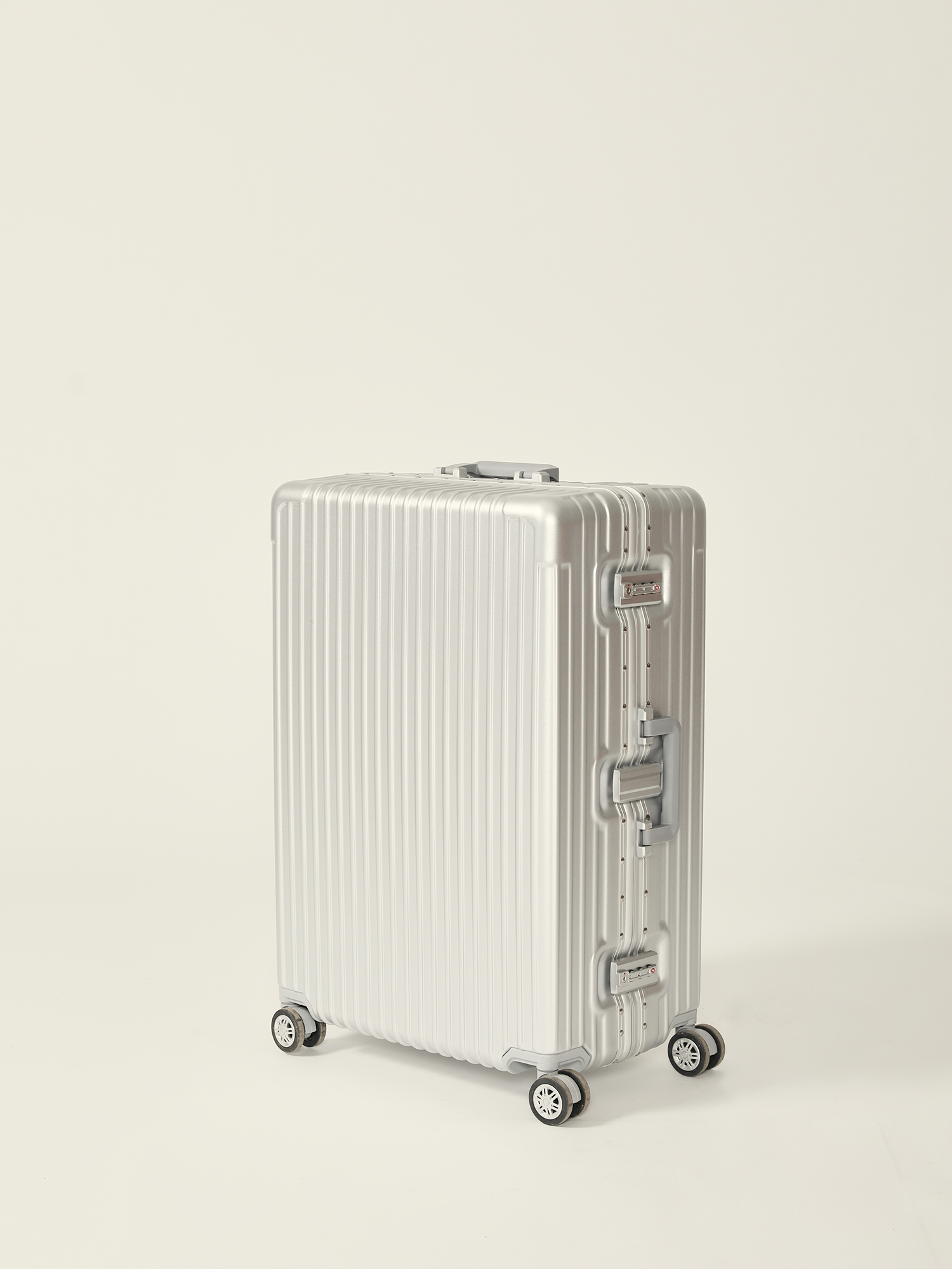 MISC016 Large Suitcase