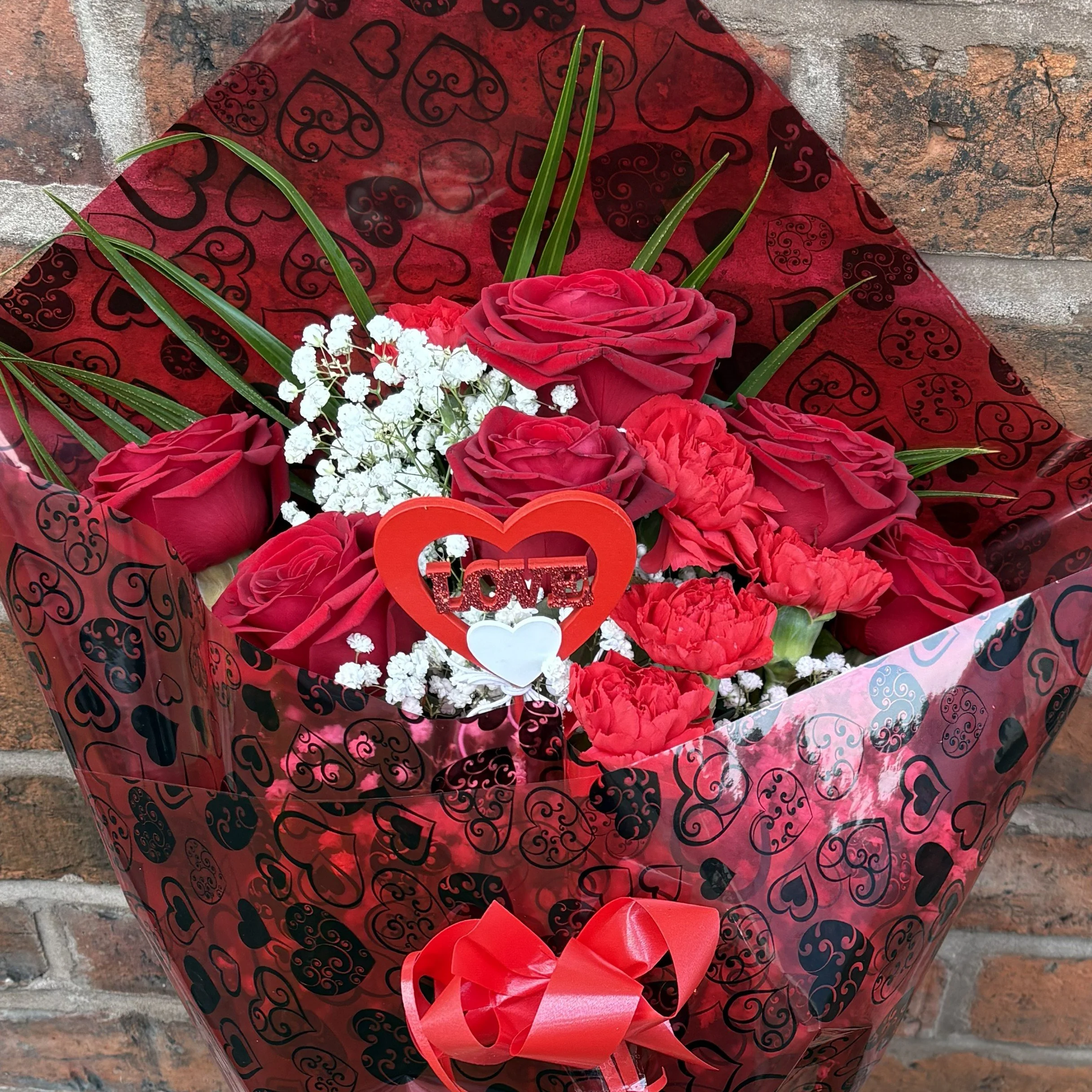 1x1 Valentines - 6xRed Rose + Carnation Bouquet ZOOMED.jpg
