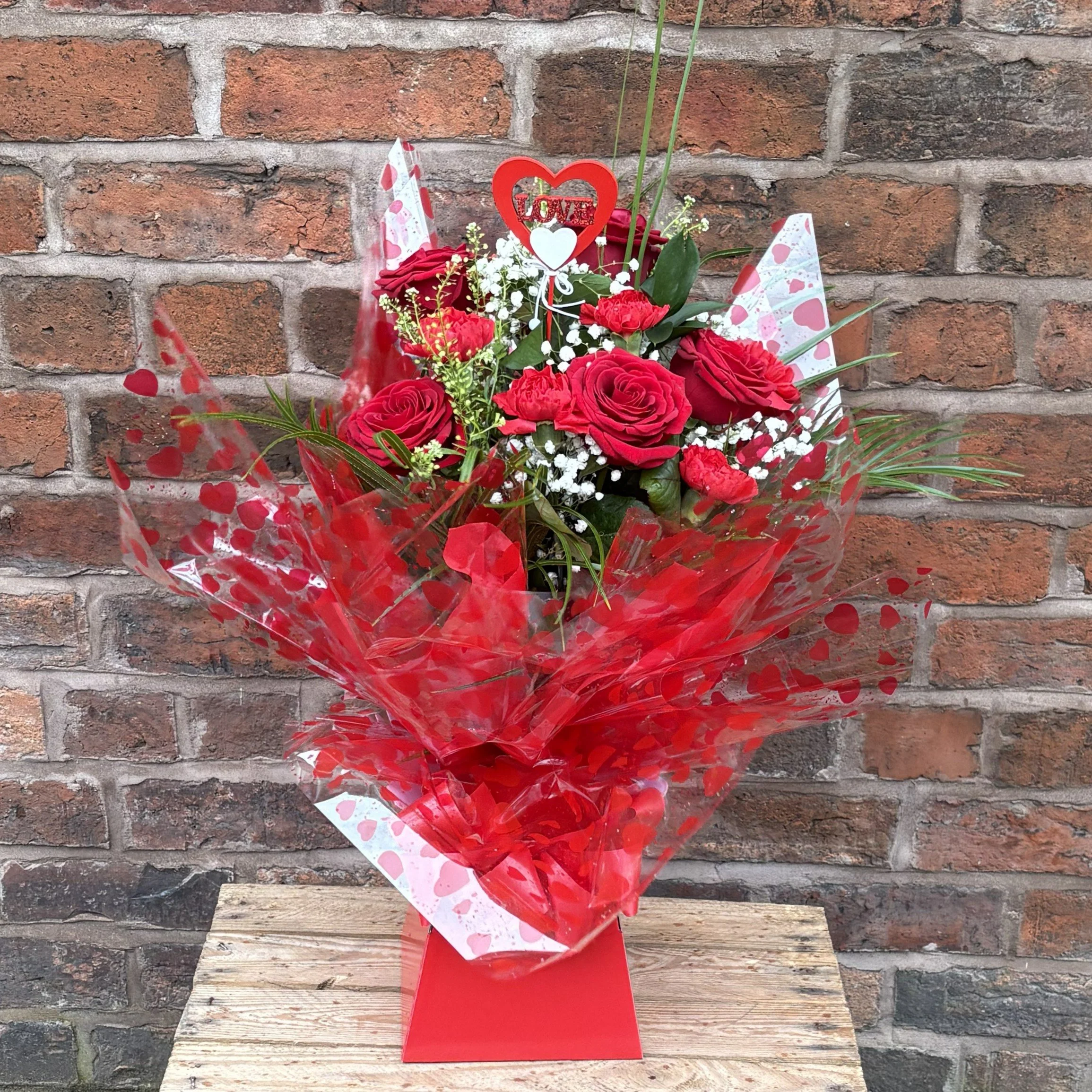Aqua Pack - Valentine's 6 Long Stem Red Roses & Carnations