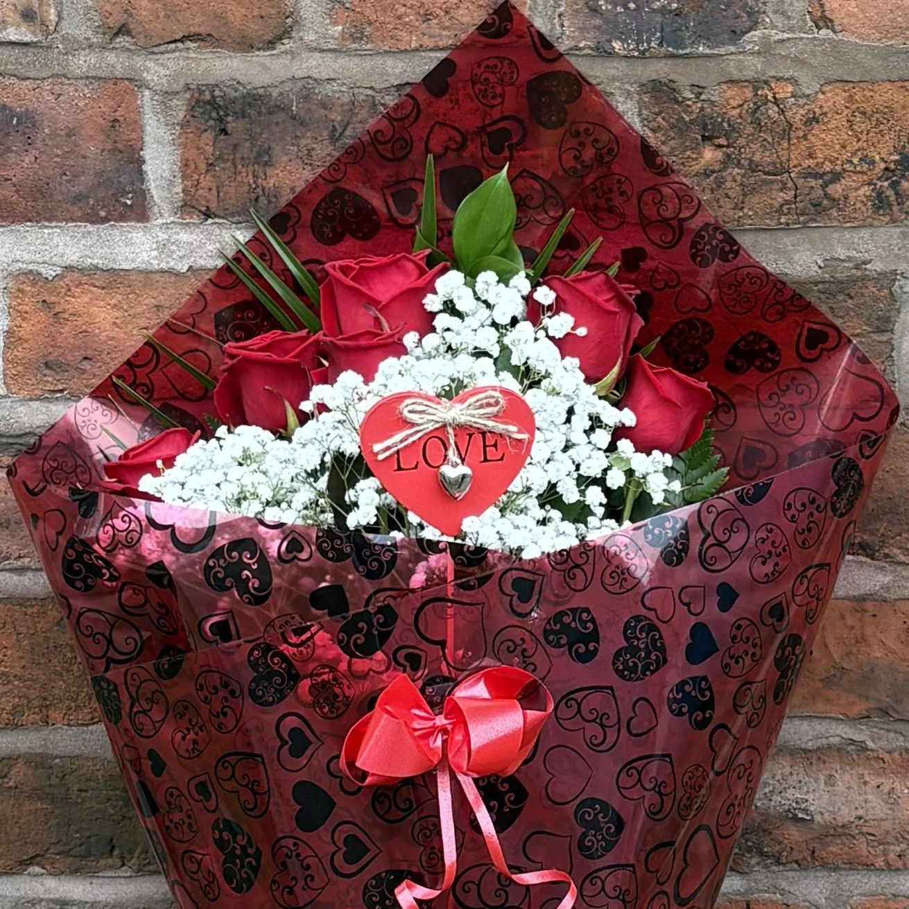 1x1 Valentines - 6xRed Rose Bouquet Zoomed.jpg