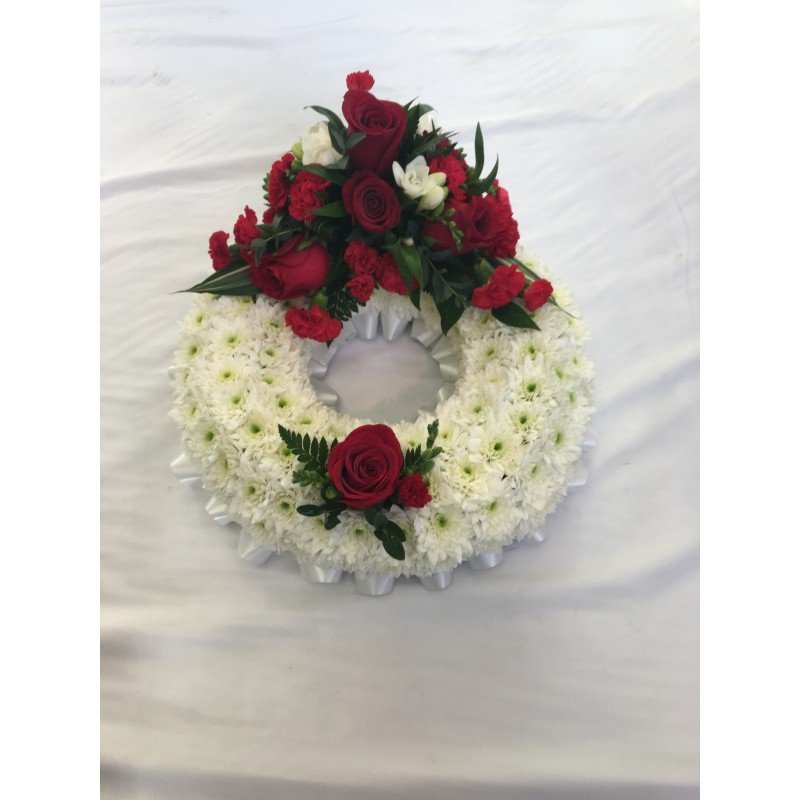 Wreaths-Red White Base.jpg