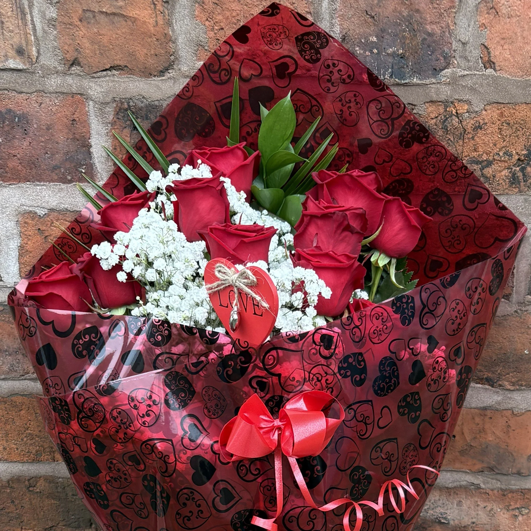 1x1 Valentines - 12xRed Rose Bouquet Zommed.jpg
