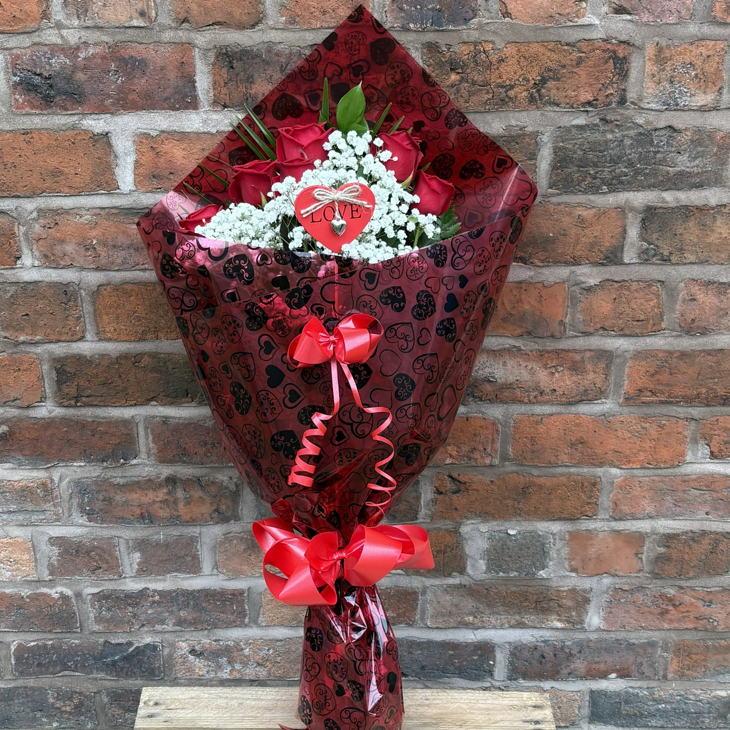 Traditional - Valentine's 6 Long Stem Red Roses