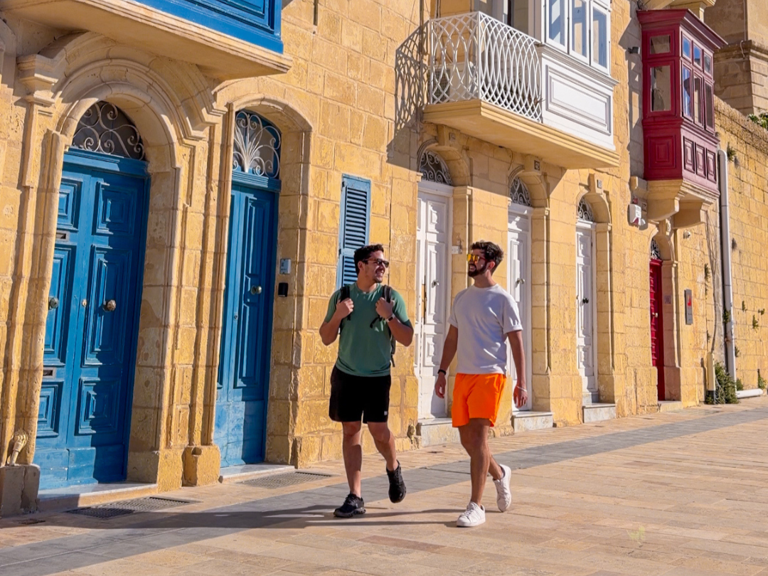 Gay couple in Valletta, Malta
