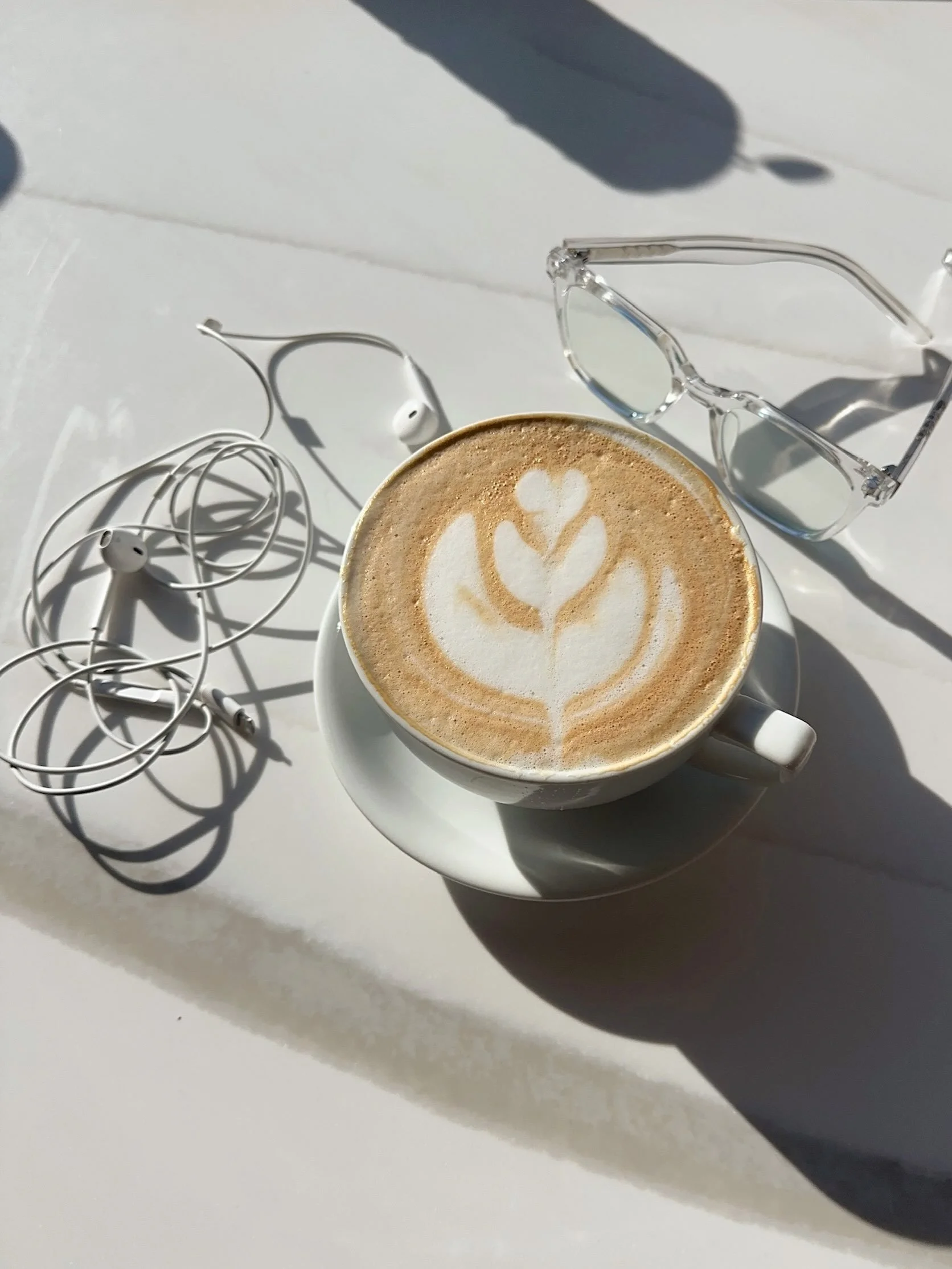 a latte, tunes, and nowhere to be

#winchestema #bostoncafe #bostoncoffeeshop #bostonfoodies