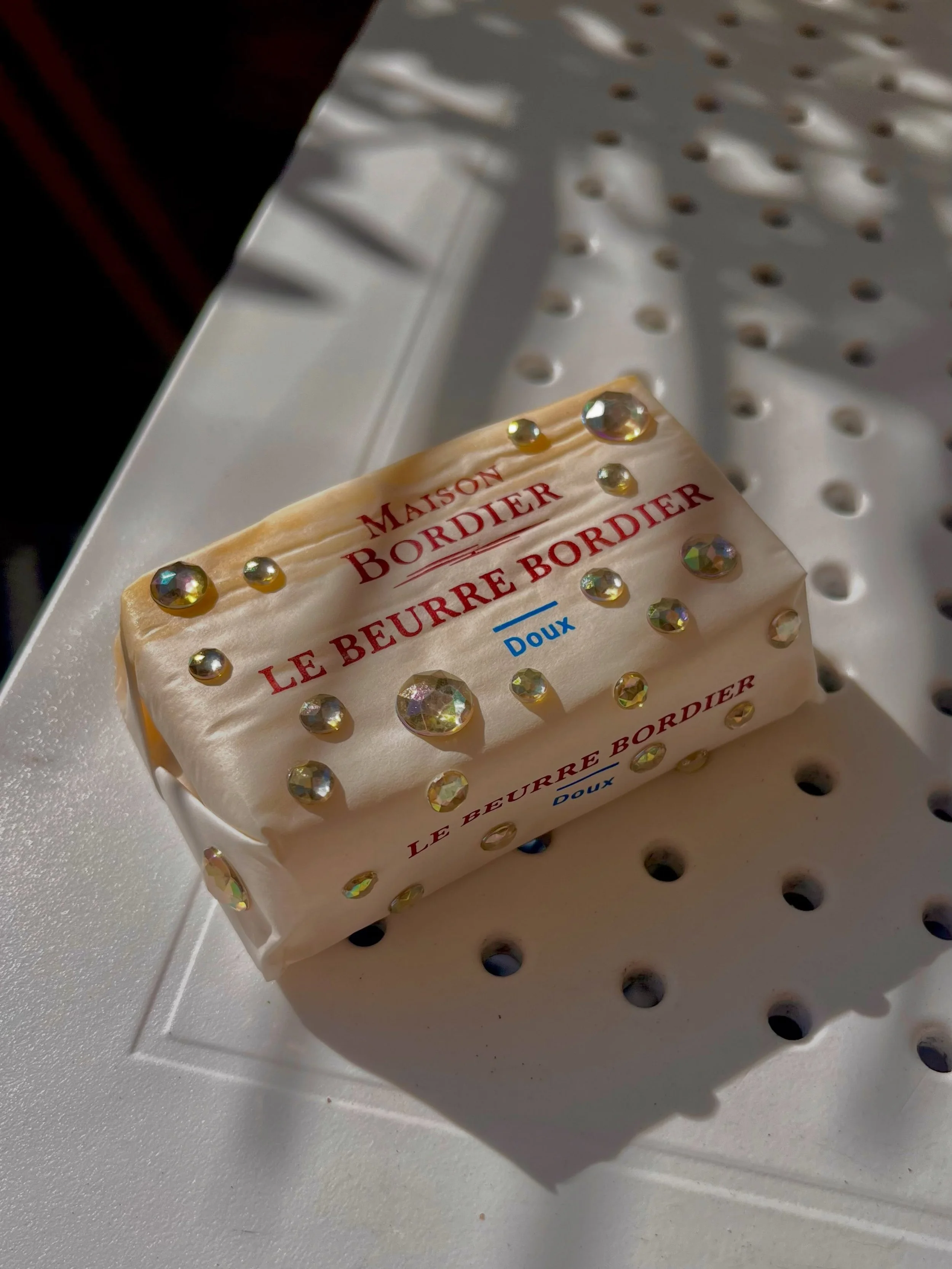 Adding a bit of whimsy to Maison Bordier because she deserves it ✨

#bedazzled #whimsy #bedazzle #butterlover #winchesterma @maisonbordier_
