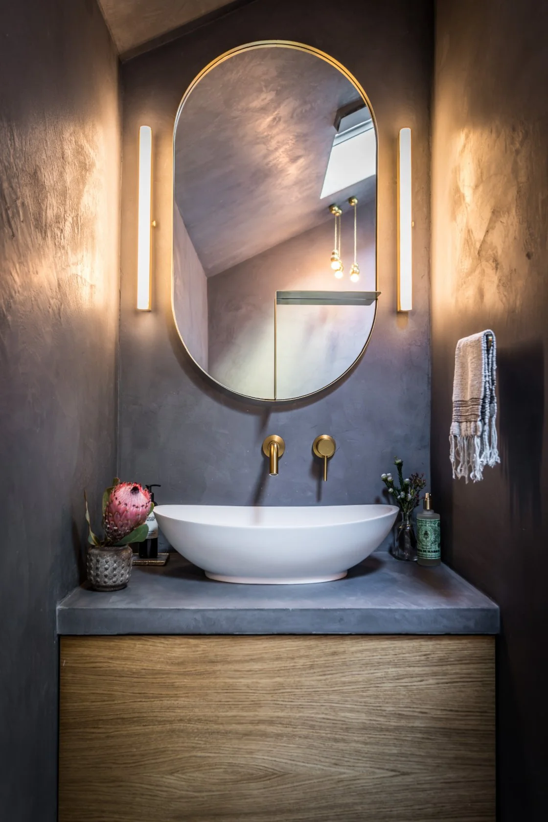 Decorbuddi_Tadelakt_Bathroom_Lorraine_Sakharet_1.jpg