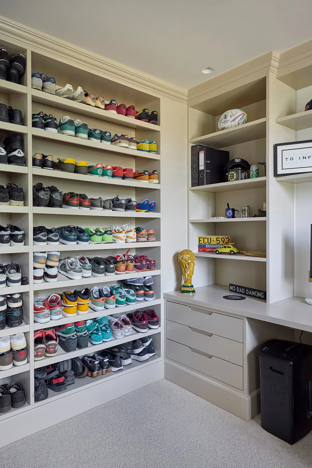 white-clean-traditional-home-office-working-desk-design-wall-shelving-trainers-collection-organisation
