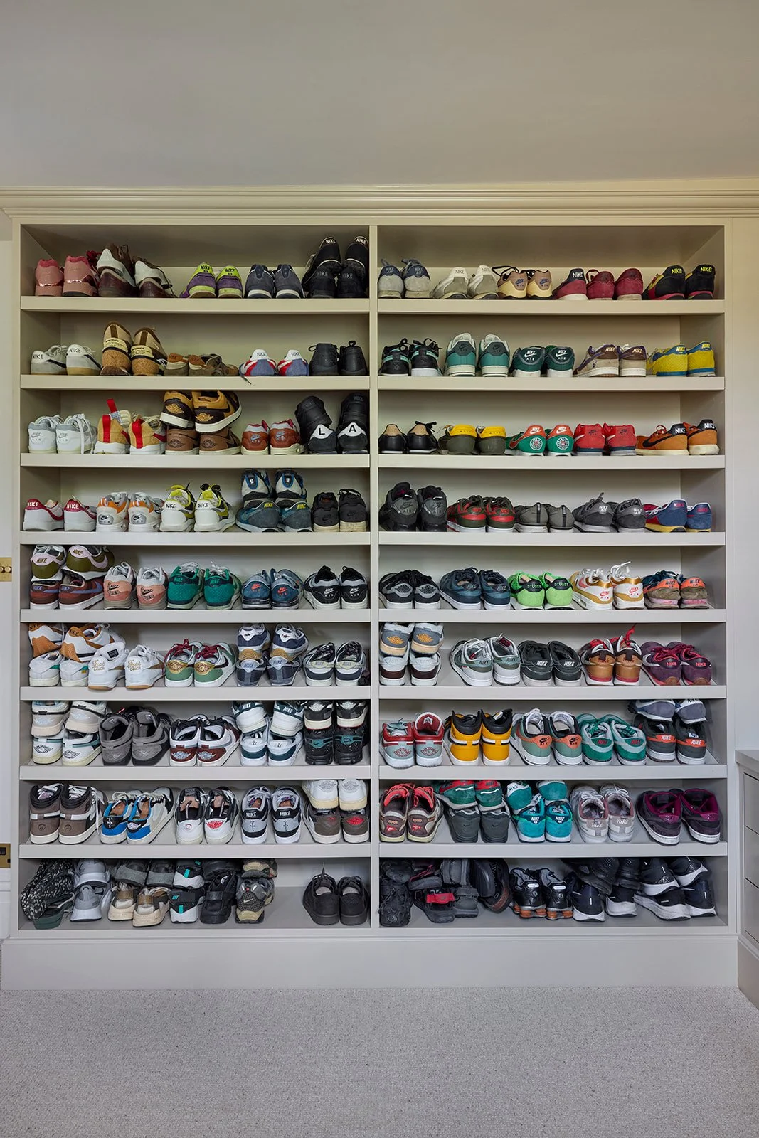 white-clean-wall-shelving-collection-organisation-shoes-trainers