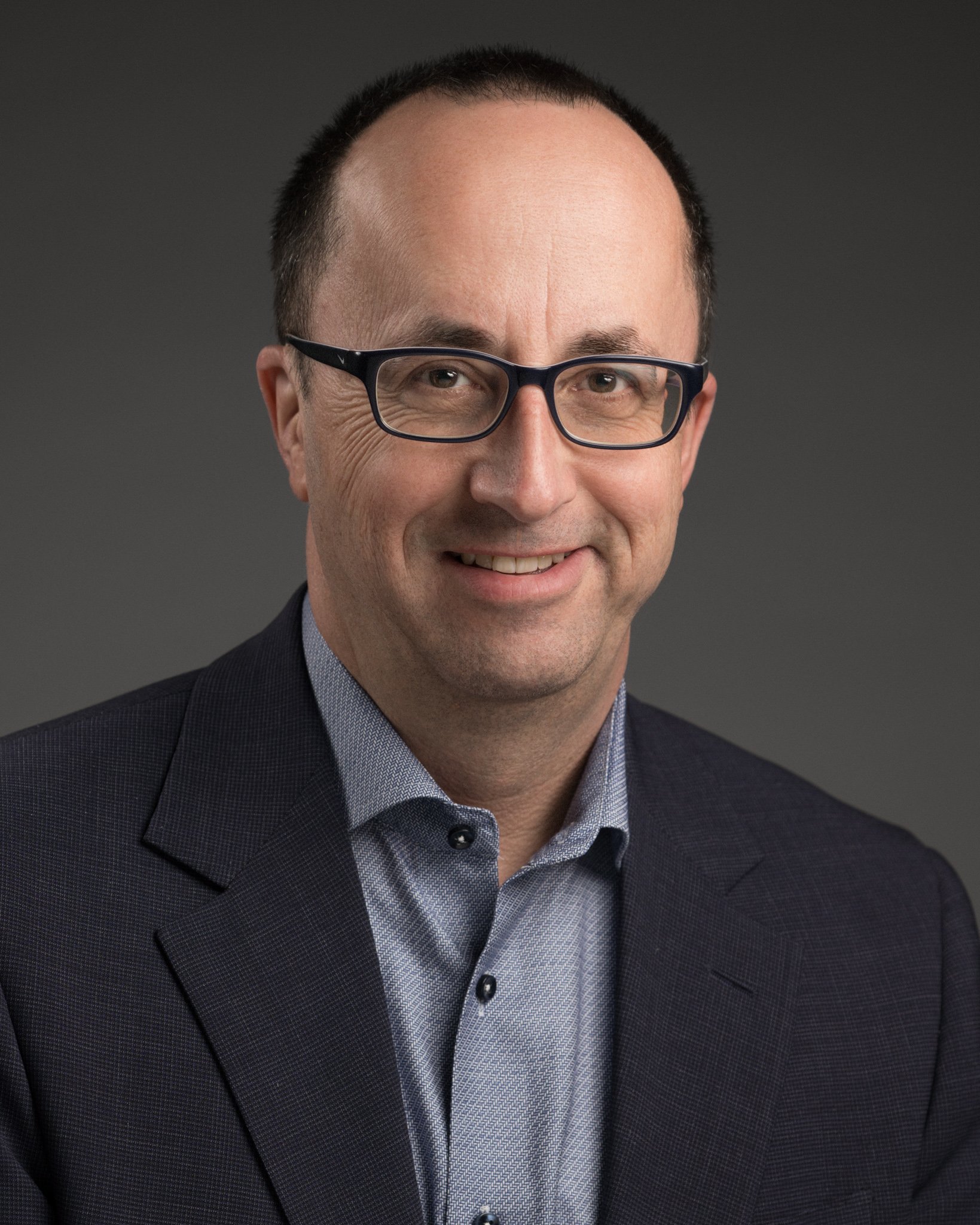 Professional portrait taken in Montreal for personal branding and career visibility on LinkedIn.