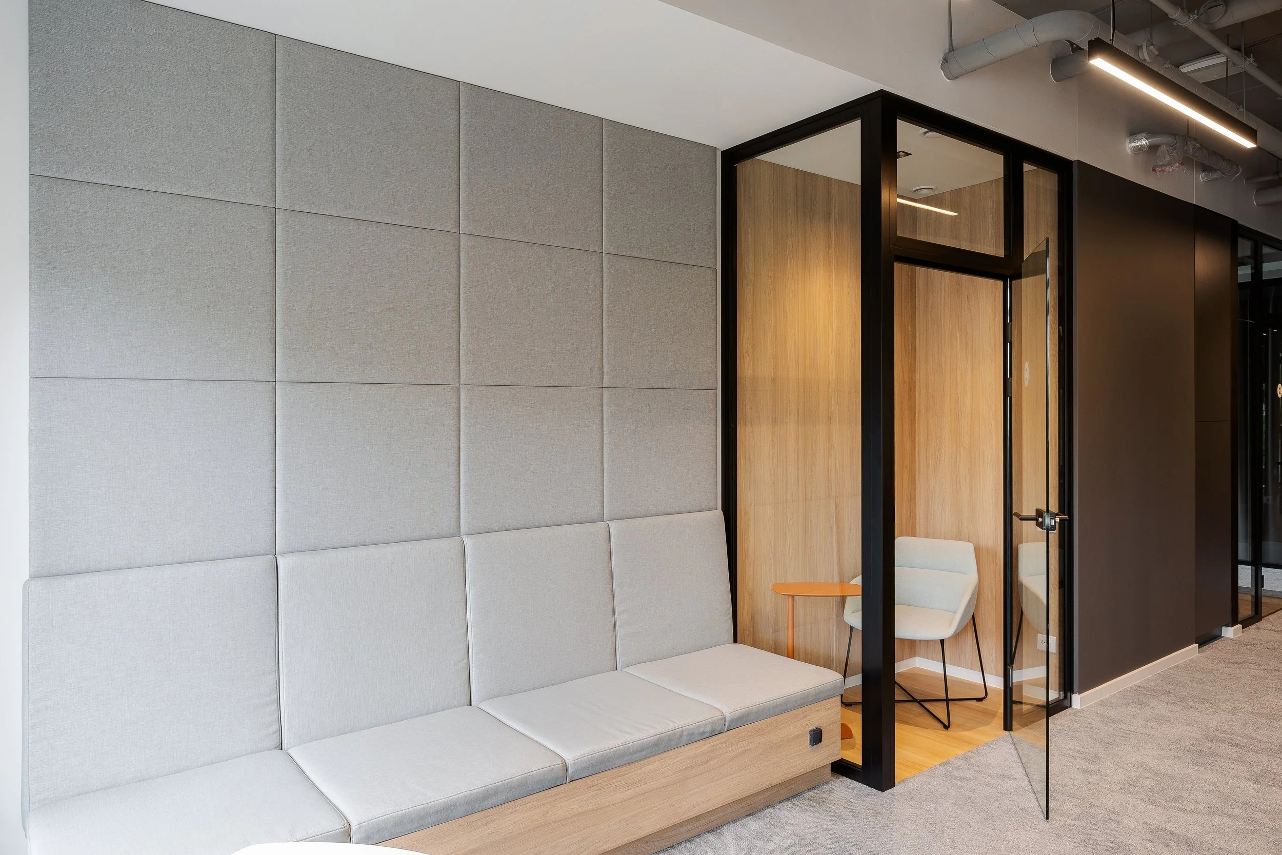 acoustic fabric wall  with integrated call both