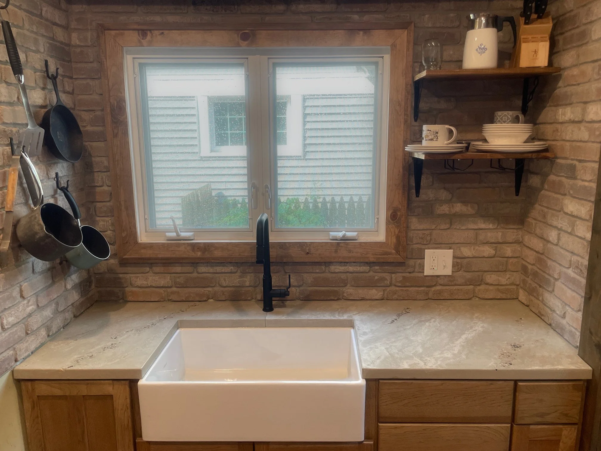 Countertop Fox 1.jpg