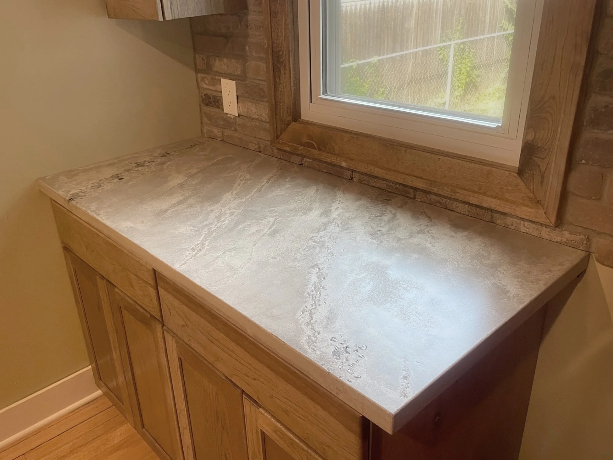 Countertop Fox 2.jpg