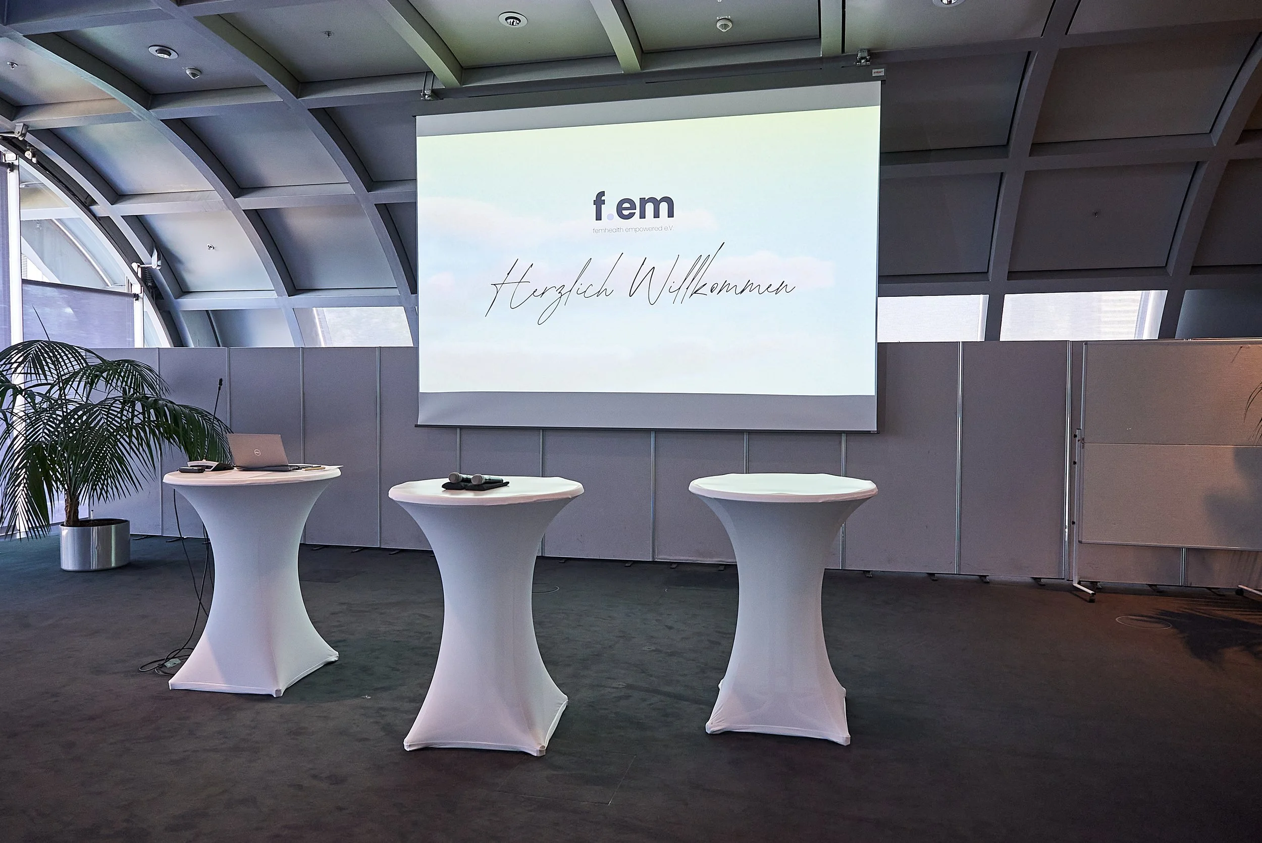 f.em_Kongress_Beastarproductions_001.jpg