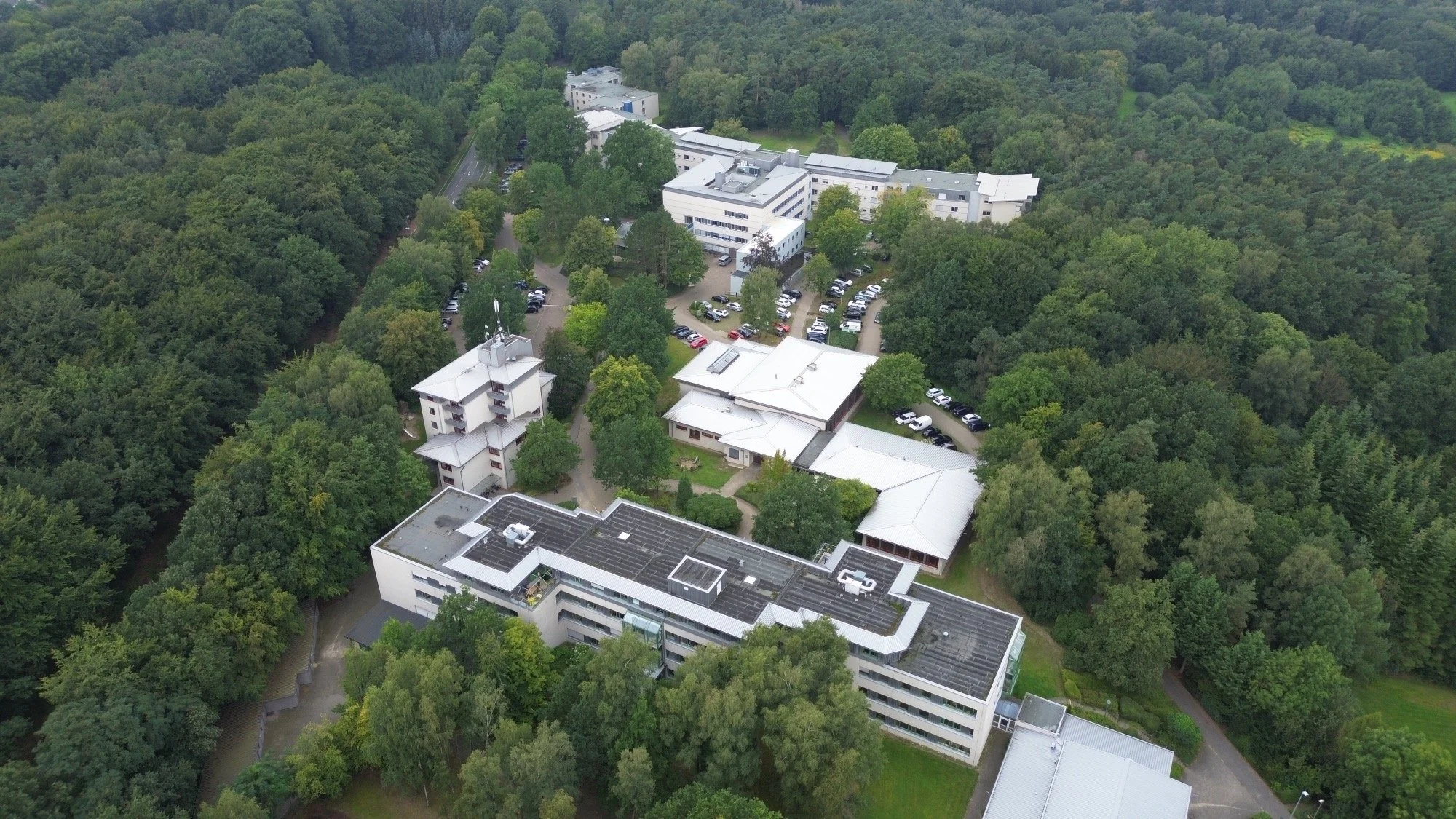 2. Clemens-August-Stift Fachklinik Neuenkirchen-Vörden B+B Architekten Luftbild.JPG