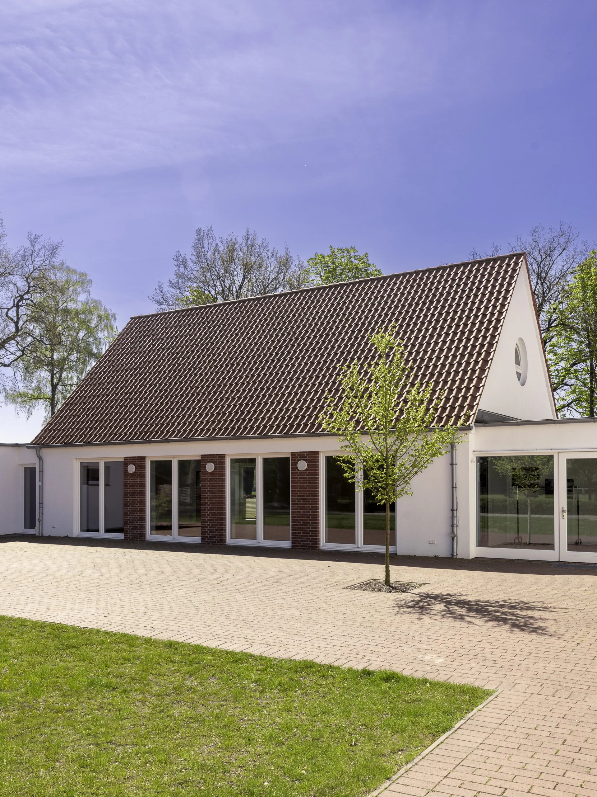 B+B Architekten GmbH : Jerome Gerull - Dorfgemeinschaftshaus-web-4.jpg