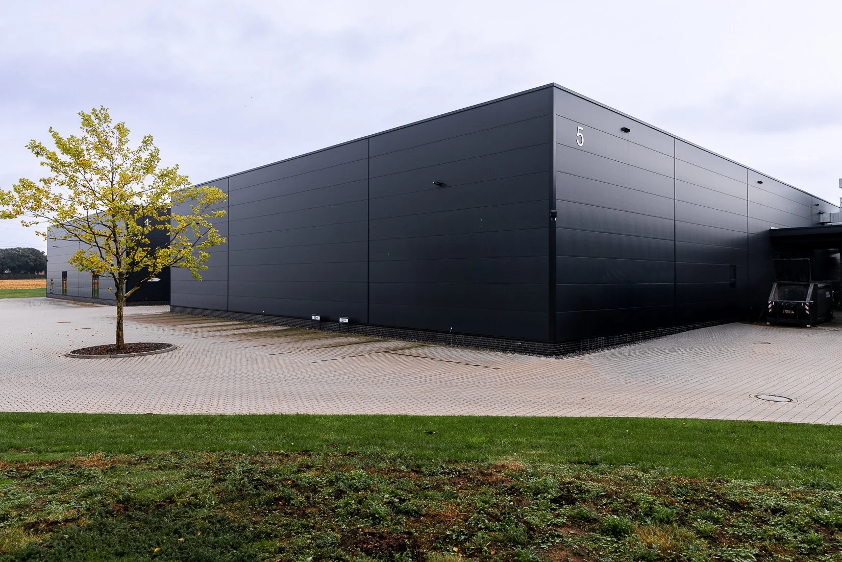 B+B Architekten GmbH : Jerome Gerull - 14 - Oldenburger Möbelwerkstätten-3909.jpg