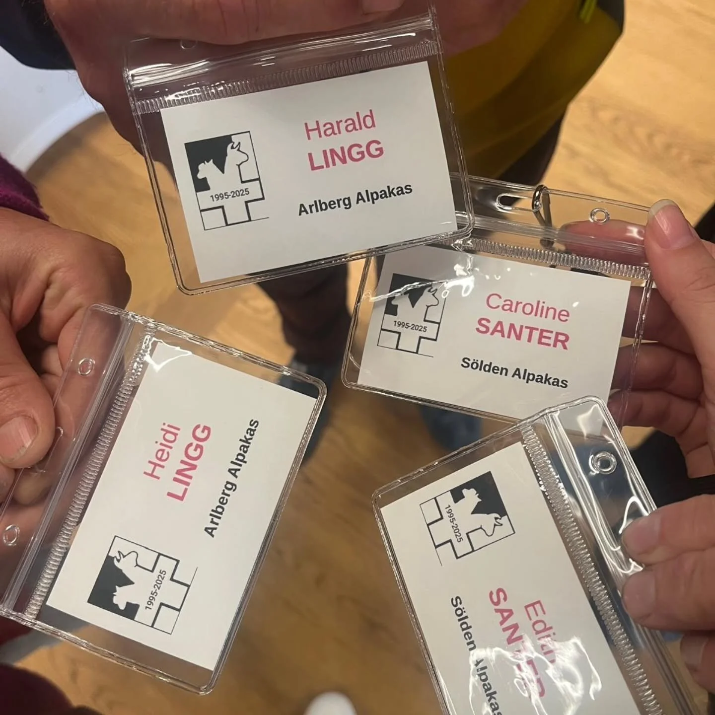 Weiterbildung ist alles. Dieses Jahr feierte der Schweizer NWK Verein 30 Jahre und wir waren mit dabei 🍻 Hochkarätige Referenten,spannende Themen und viele Gleichgesinnte machten diesen Tag wirklich zu etwas Besonderem.
#lama #alpaka #verein #