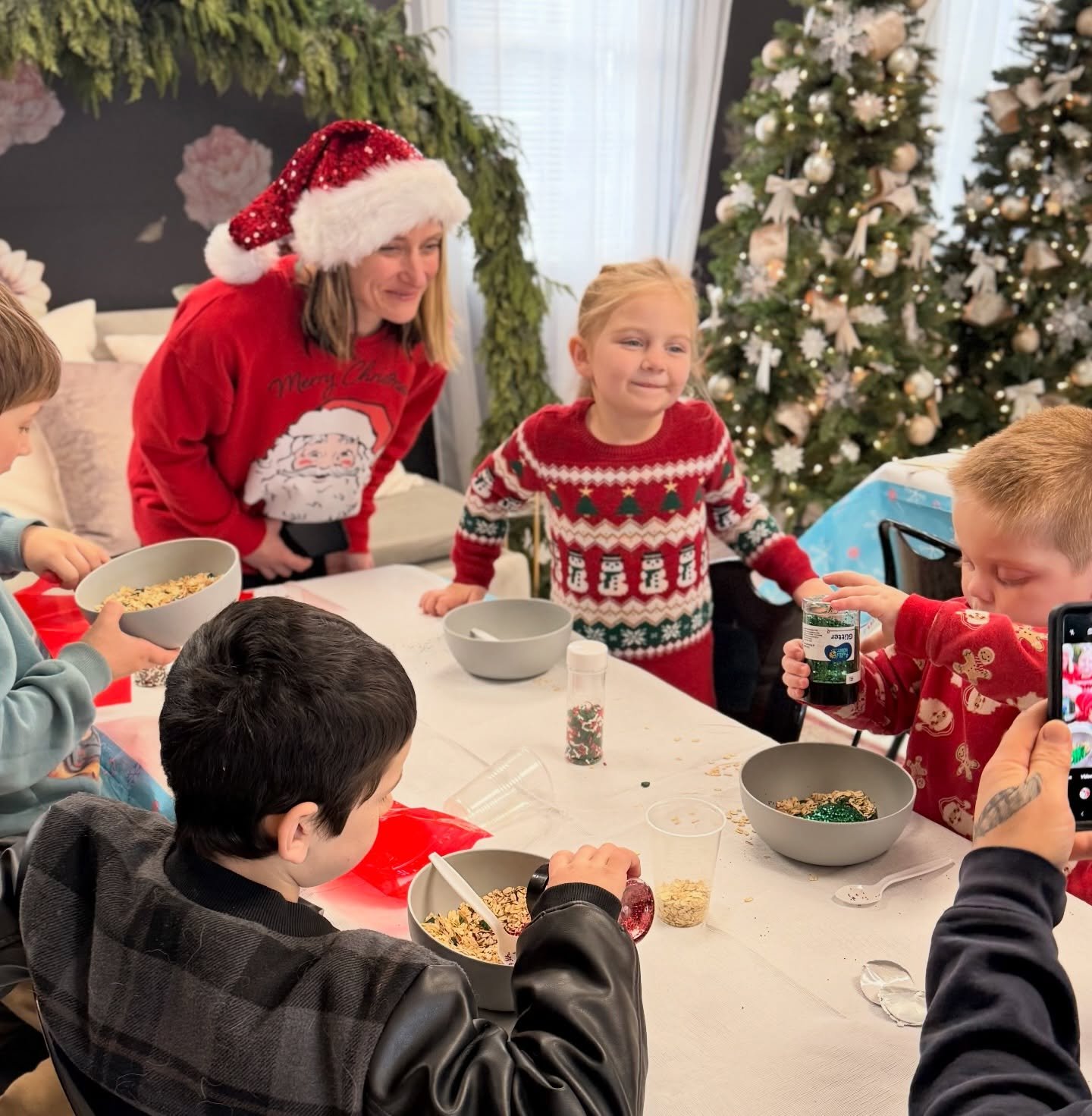 Today was the kind of day that reminds me why this space exists. Three craft stations, a full hot cocoa bar with all the toppings, reindeer toss, musical chairs, freeze dance, a festive photo booth, and party music that kept the kids moving the entir