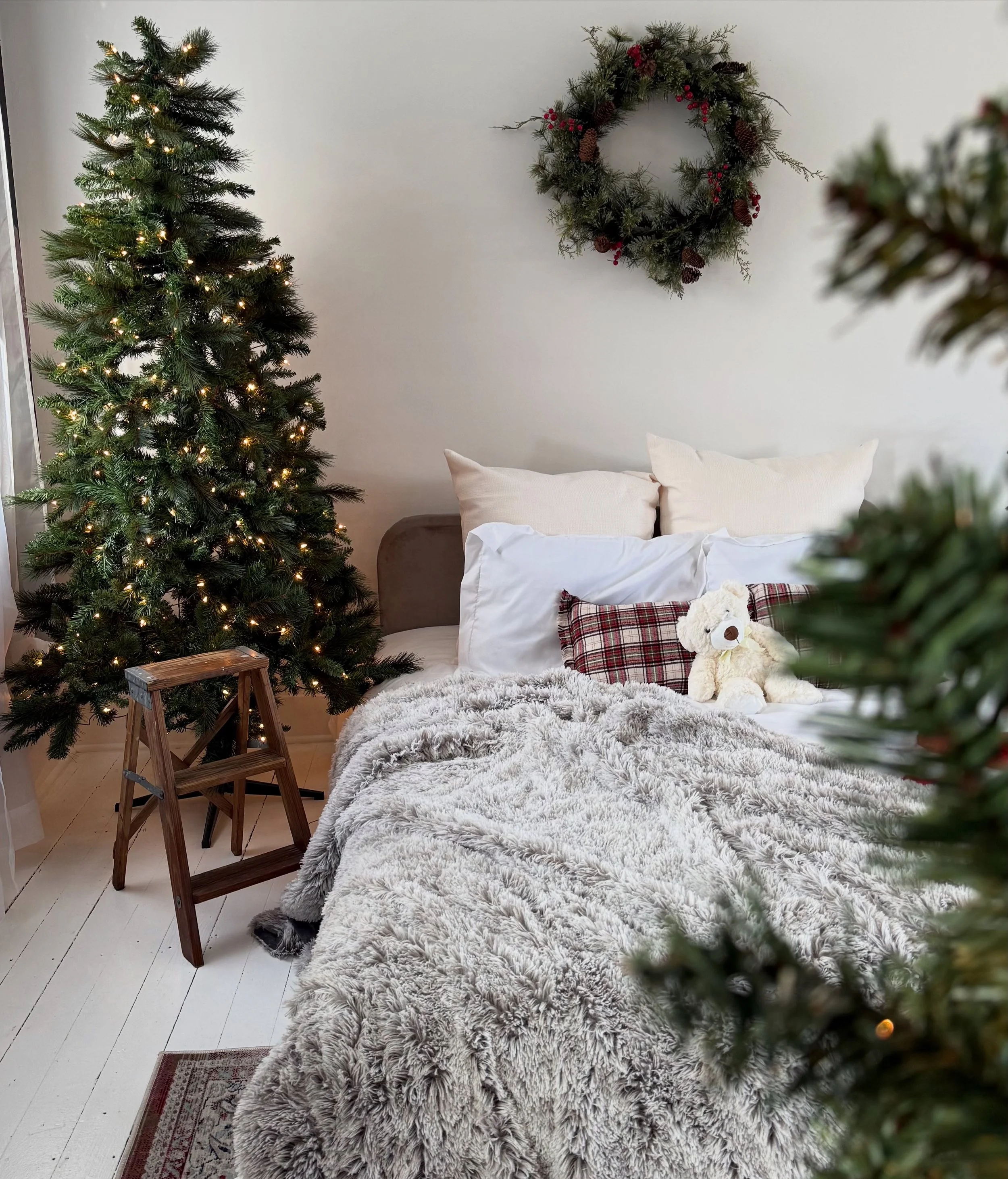 holiday christmas bed set for cozy holiday christmas photos