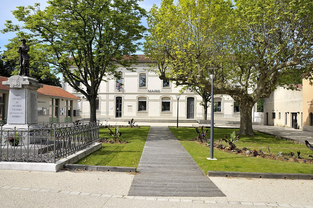 Nettoyage intérieur voiture à Peyrins : tout ce que vous devez savoir