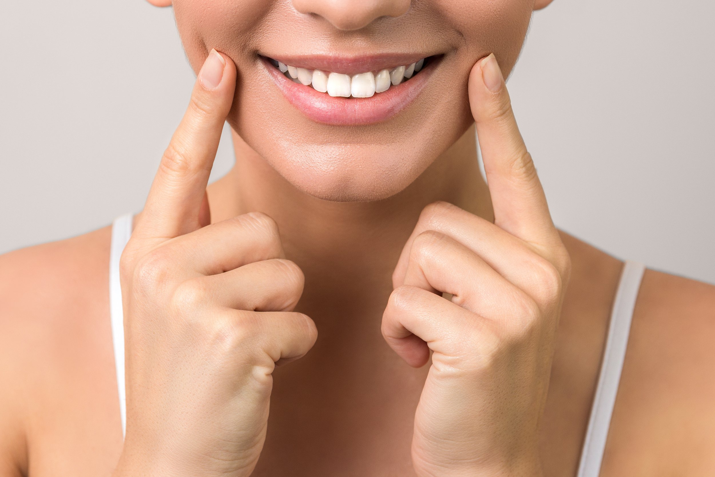 Teeth Whitening vs. Veneers: Which Is Right for Your Smile?