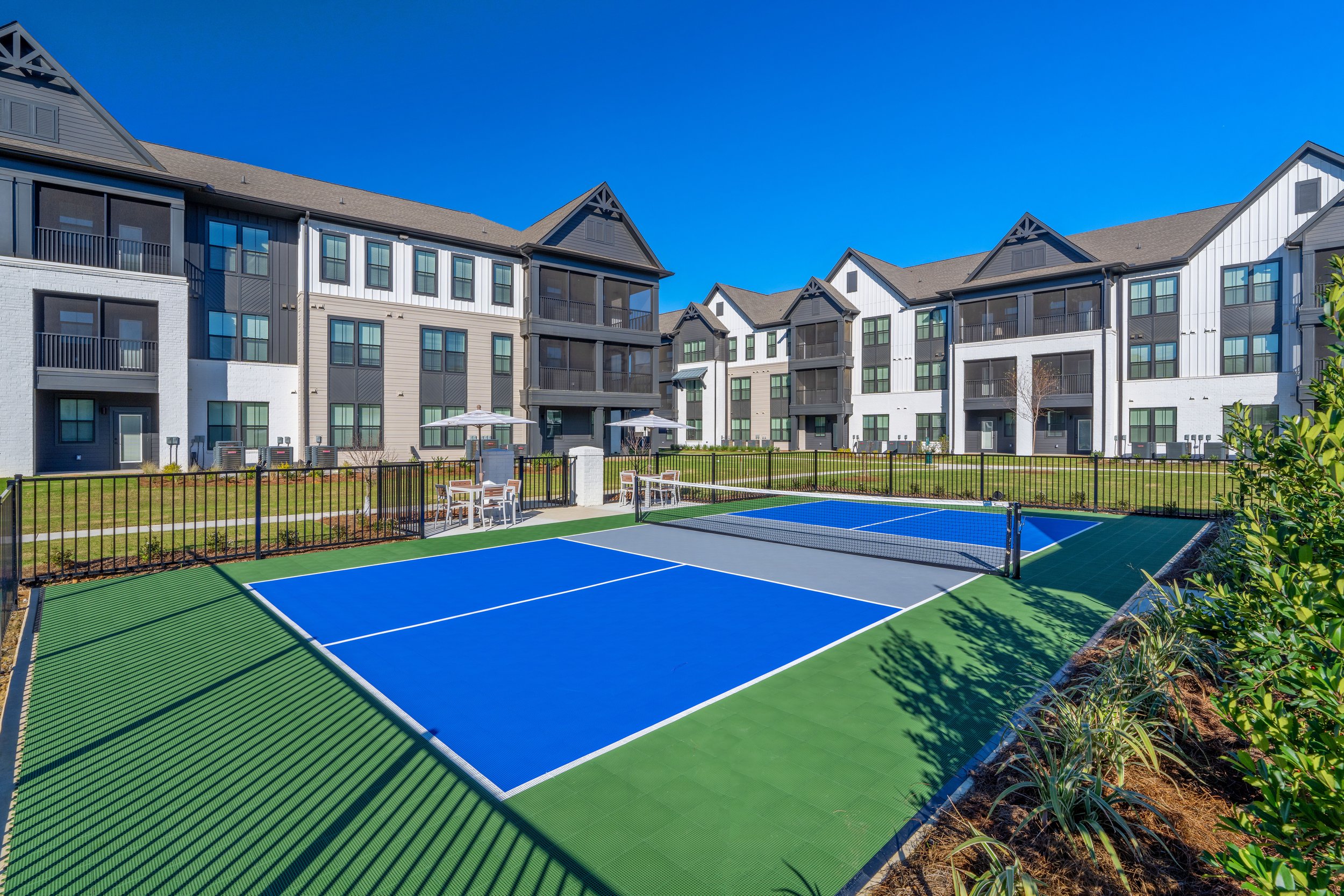 Portier Midtown_Exterior Amenities_Pickleball Court_Jan2026_Web.jpg