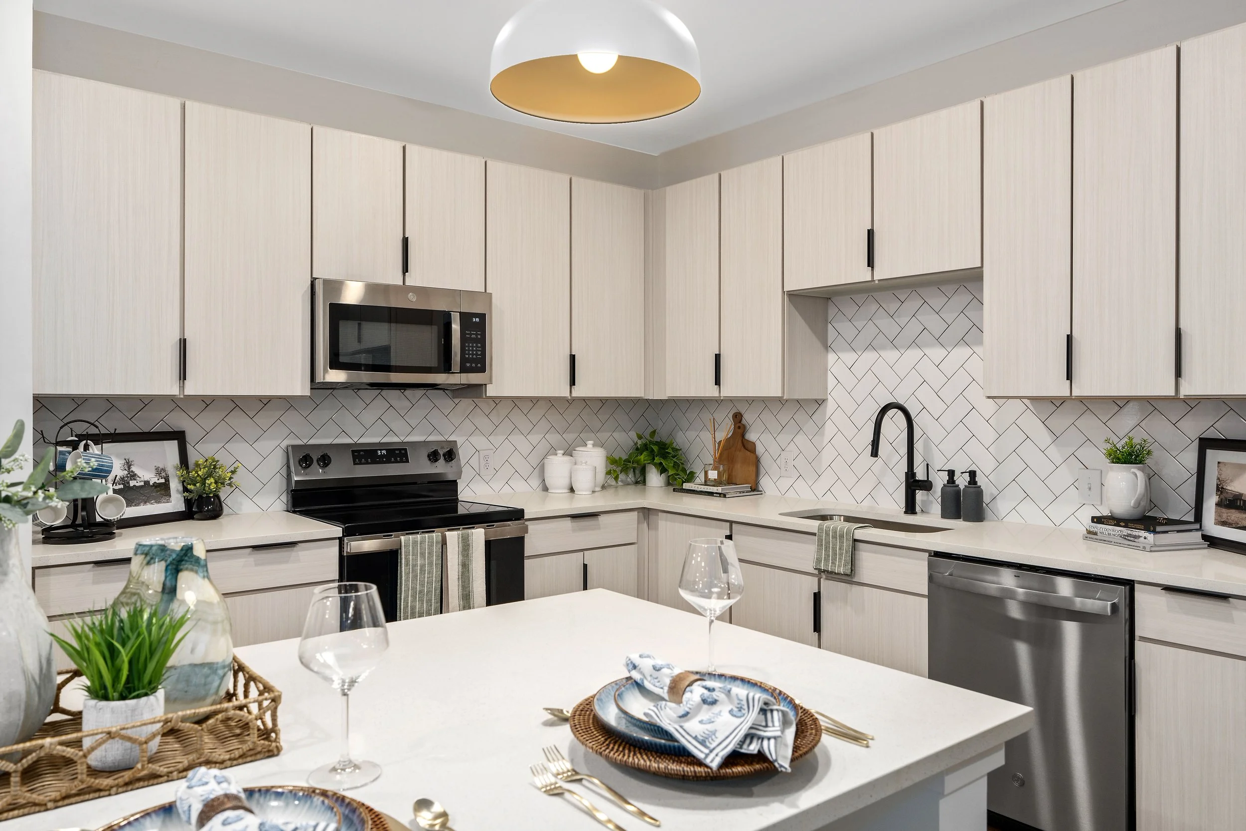 Portier Midtown_Model_Kitchen 4_Jan2026_Web.jpg