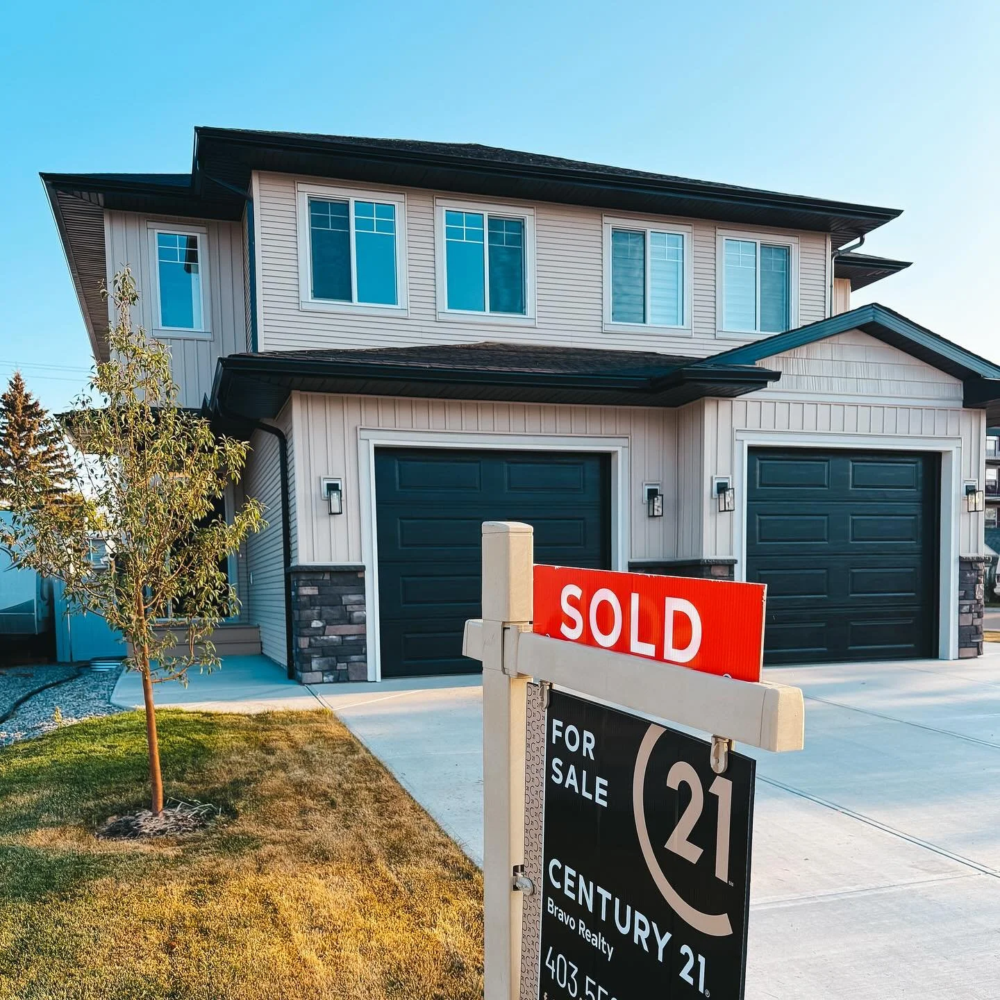 5204 IS OFFICIALLY OFF THE MARKET AND SOLD TO THE SWEETEST NEWLYWEDS!!! 🤍🤍🤍

CONGRATULATIONS GRACE + TAYLOR!! 

We are SO SO happy for you two, and know you&rsquo;ll love this sweet home as much as we do!! 

HAPPY MOVING!!! 🚚🚚🚚