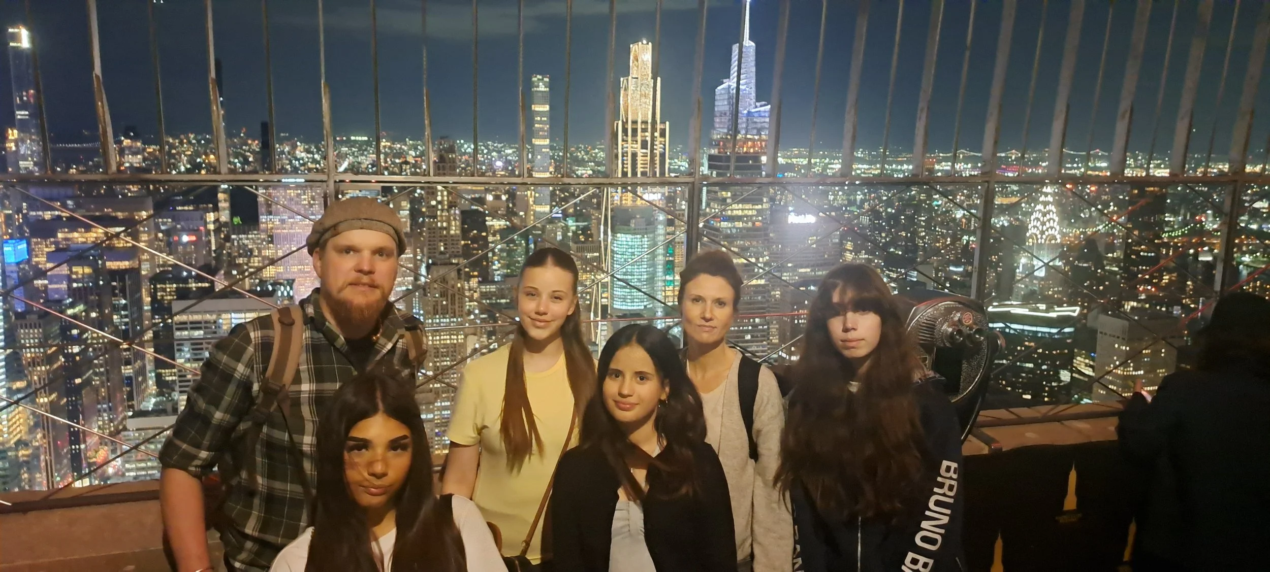7) Unsere Reisegruppe auf dem Empire State Building.jpg