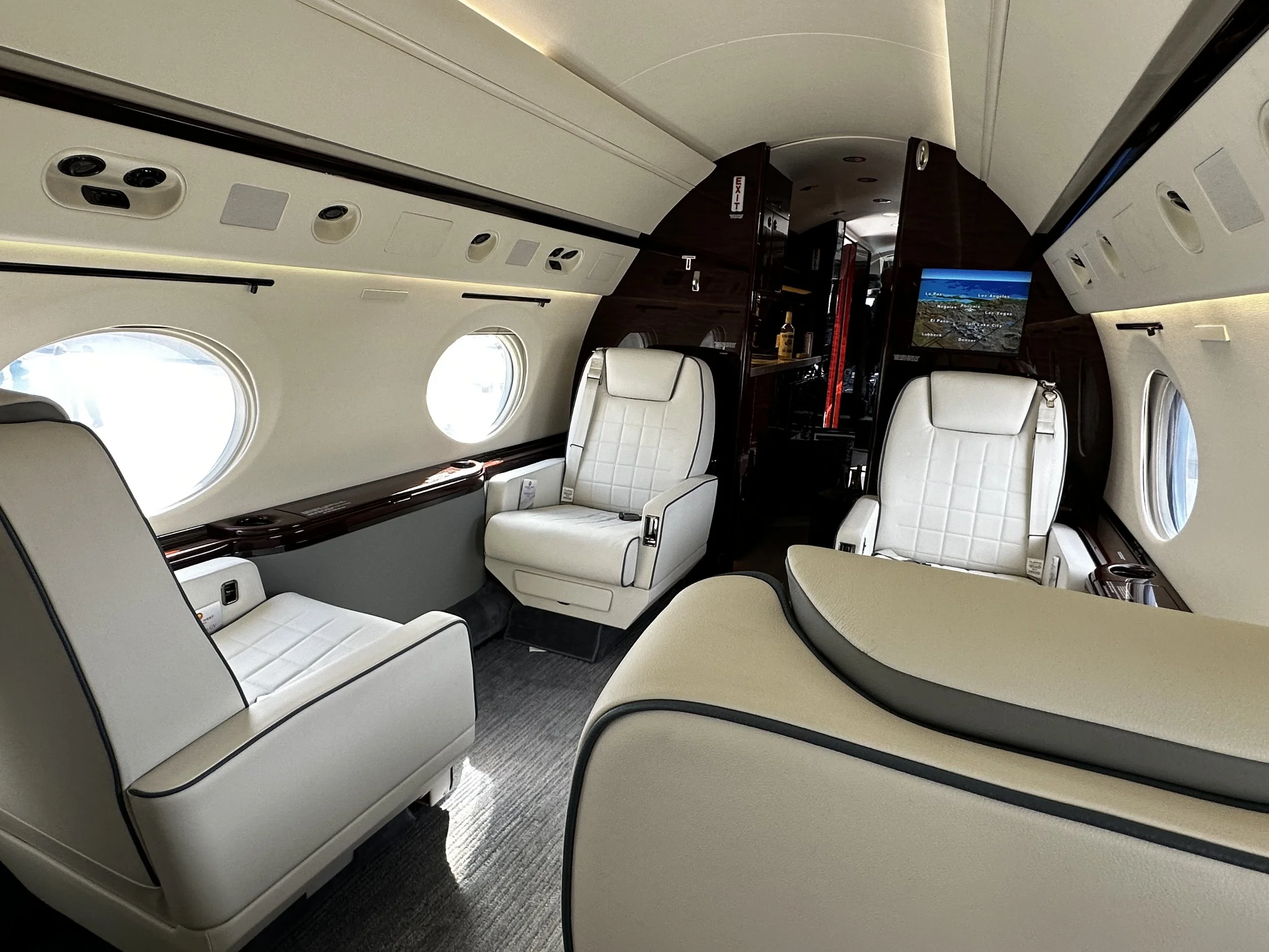 N226SL interior 4.jpeg