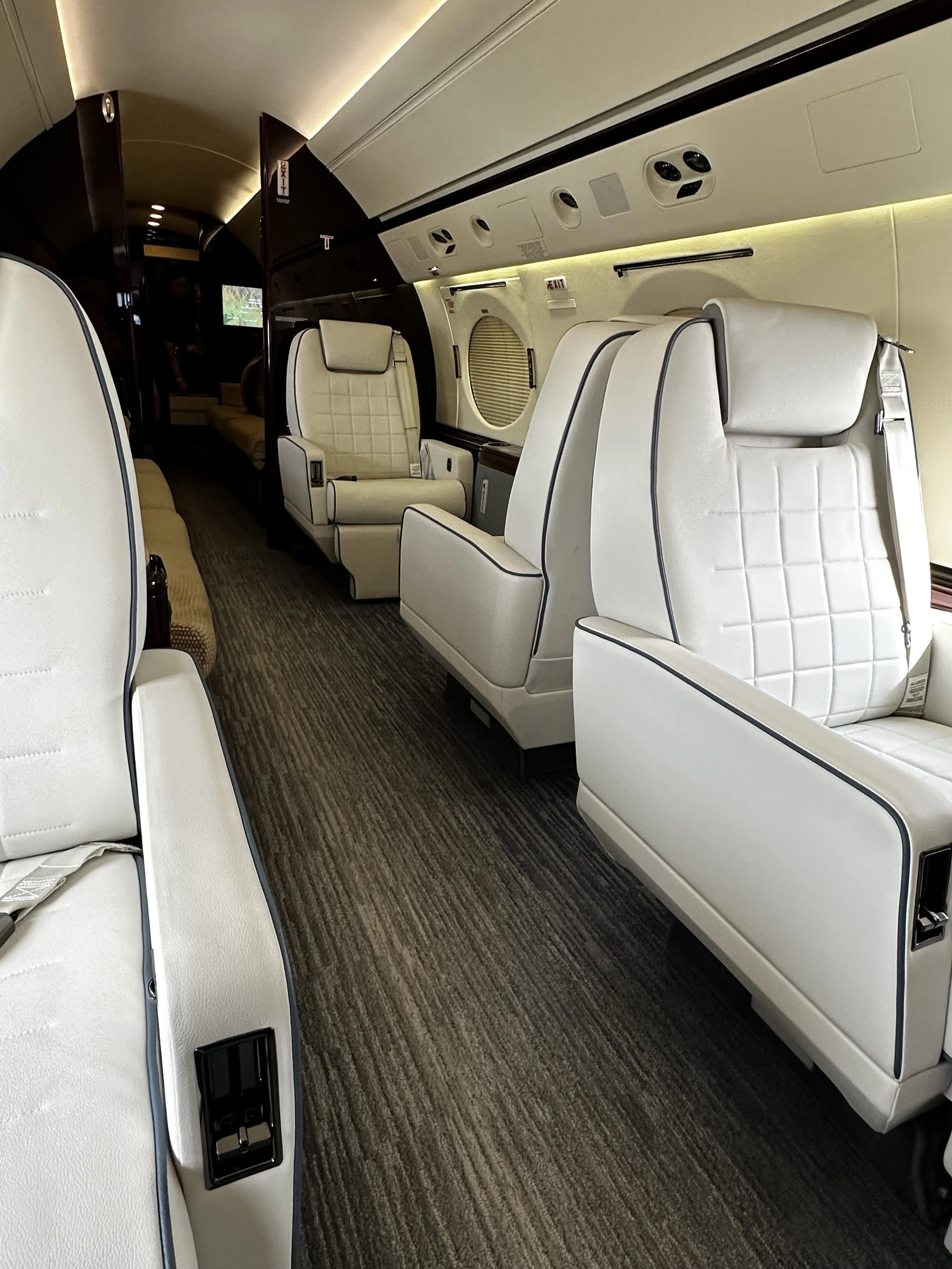 N226SL interior 2.jpeg