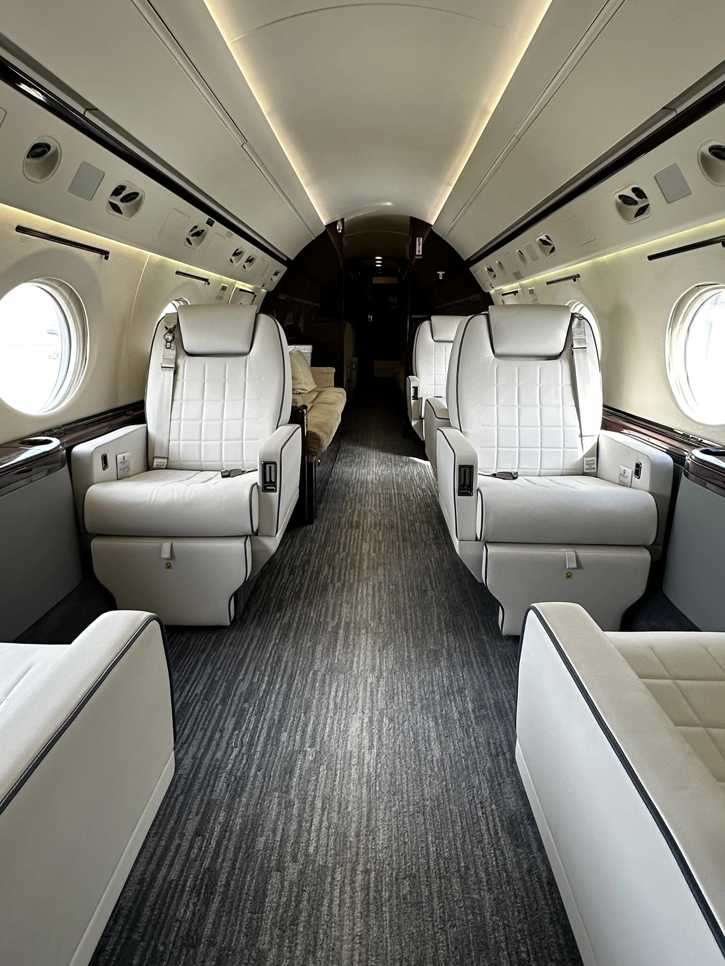 N226SL interior 1 .jpeg