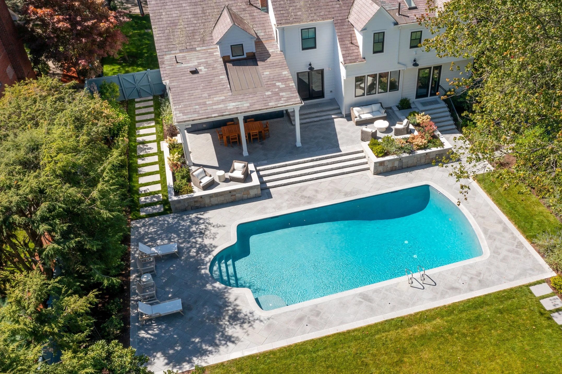Backyard Designer in Newton, MA: How Levels, Circulation and Materials Decide a Plan
