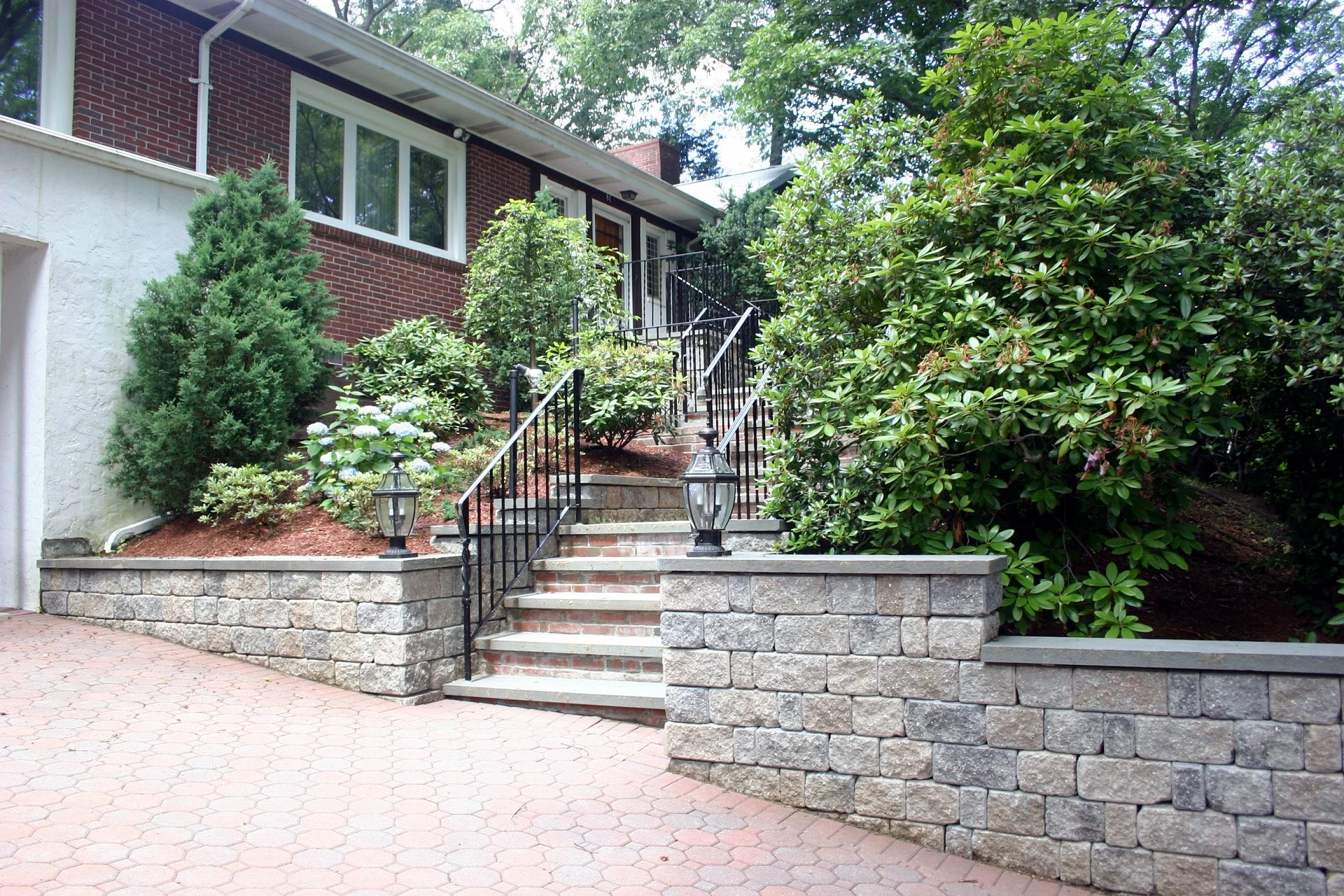 Walkway pavers and retaining wall landscape design in Charlestown, MA.
