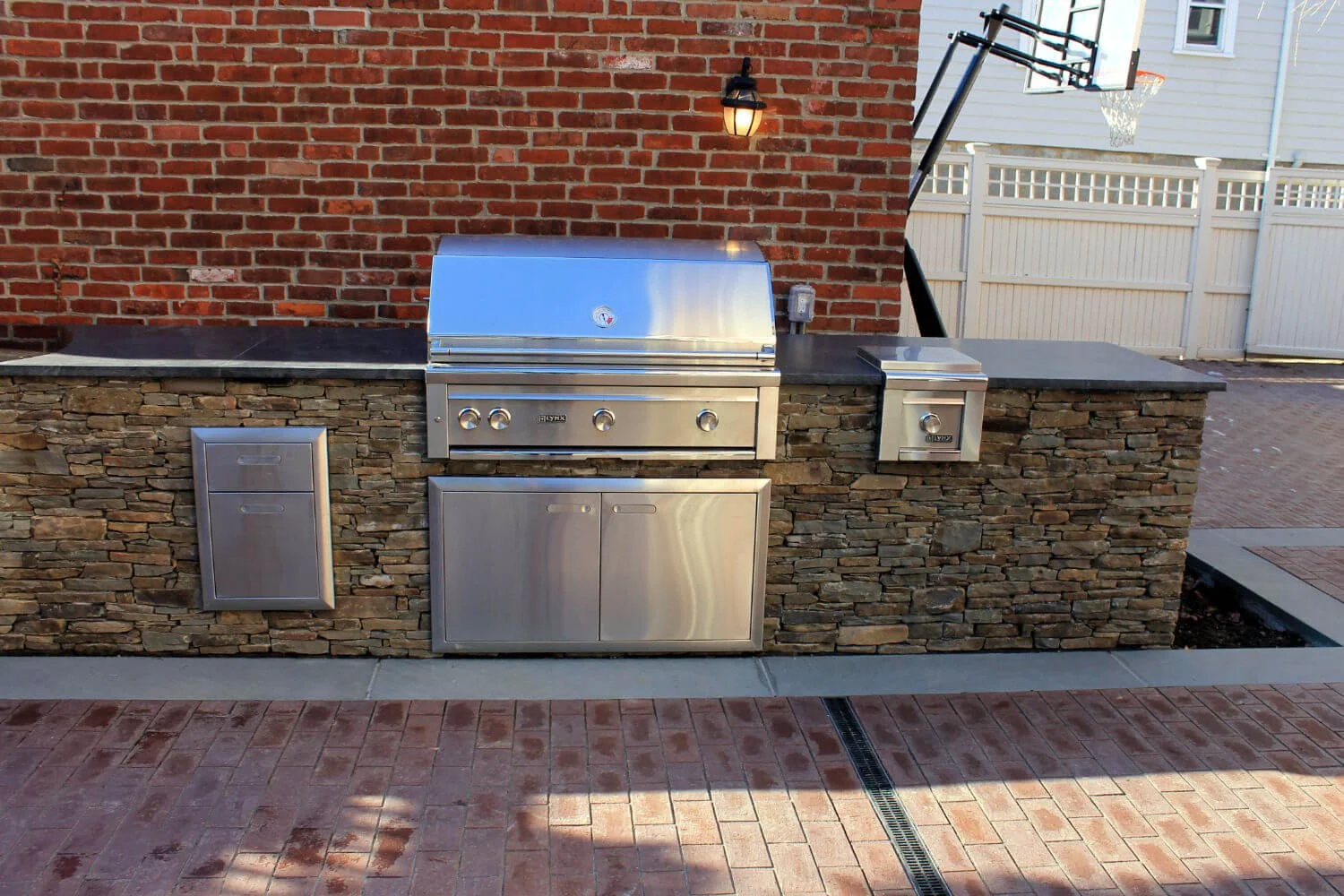 outdoor kitchen in Needham MA